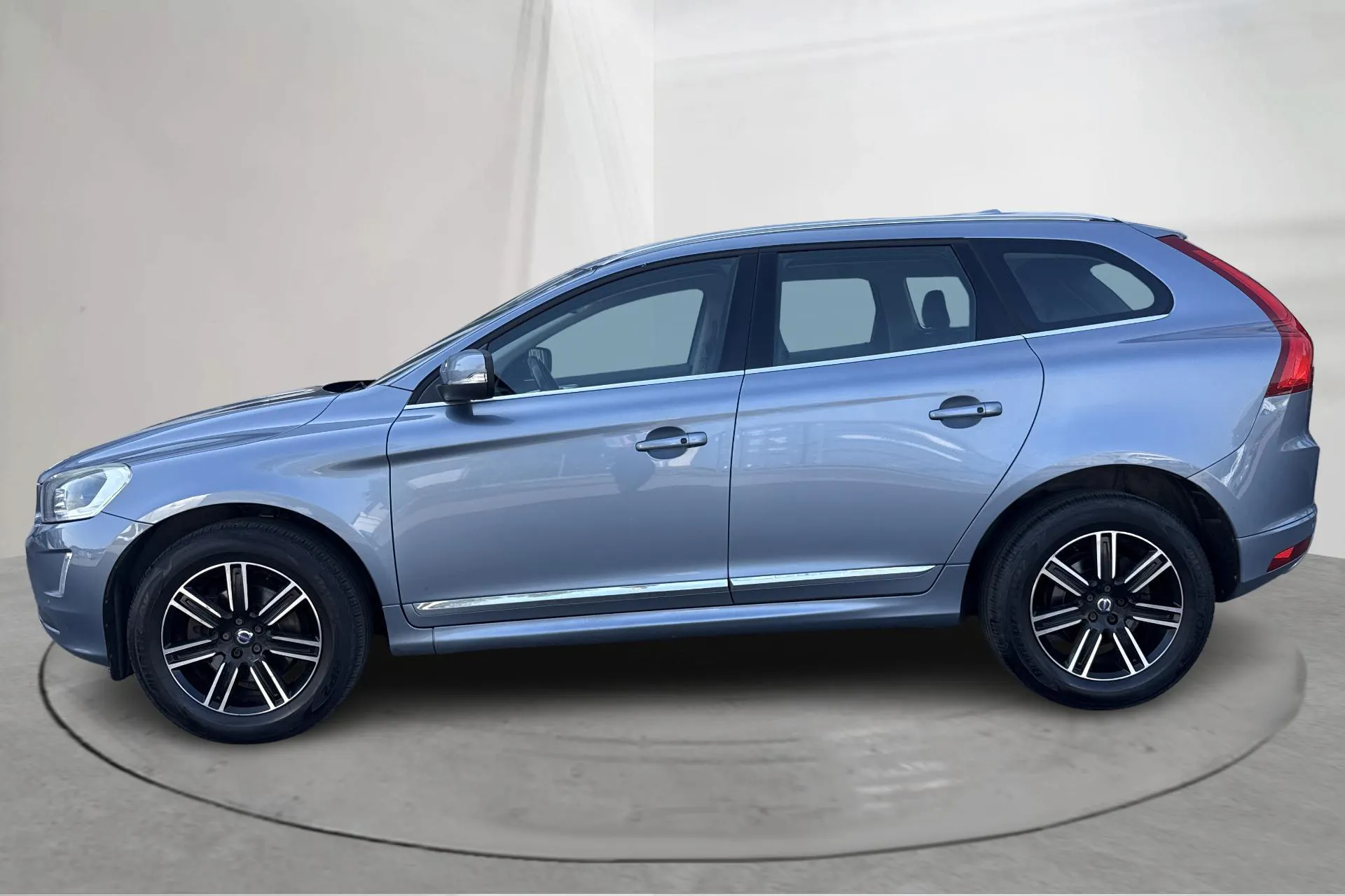 Presentation photo 2 of 22: Volvo XC60 D4 2WD (190hk) - 152 760 km - Automatic - light blue - 2017
