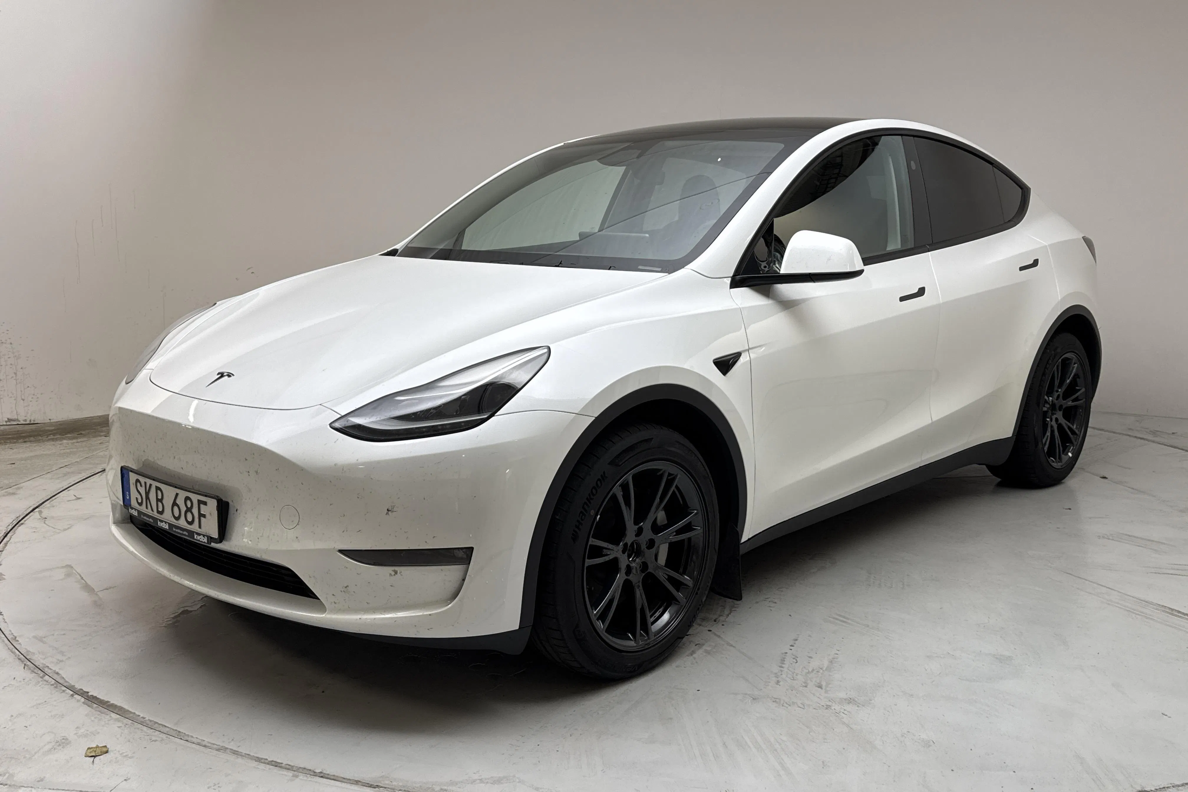 Presentationsfoto 1 av 22: Tesla Model Y Long Range Dual Motor AWD - 6 443 mil - Automat - vit - 2025