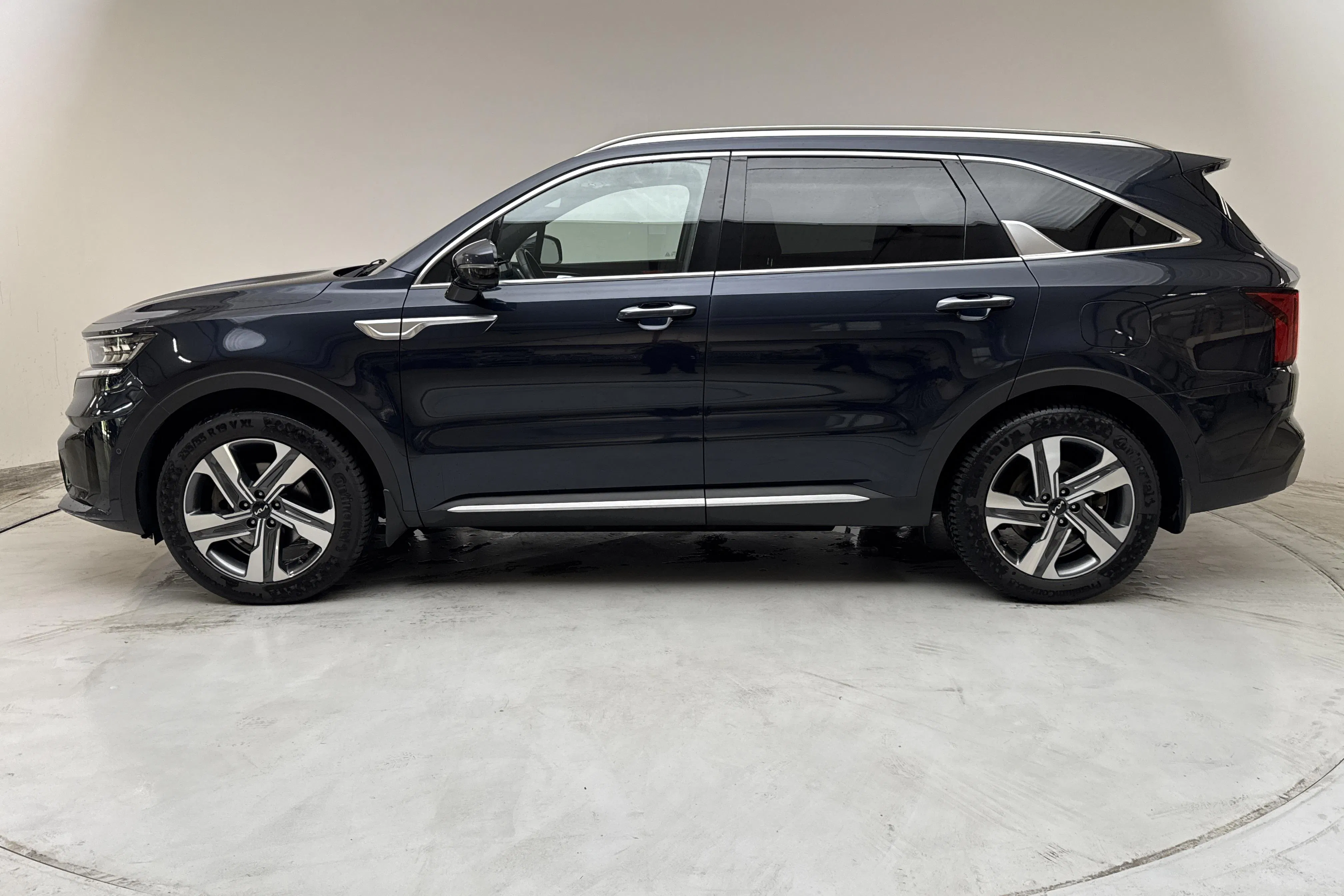 Presentation photo 2 of 18: KIA Sorento 1.6 T-GDi Plug-in Hybrid AWD (265hk) - 109 490 km - Automatic - blue - 2023