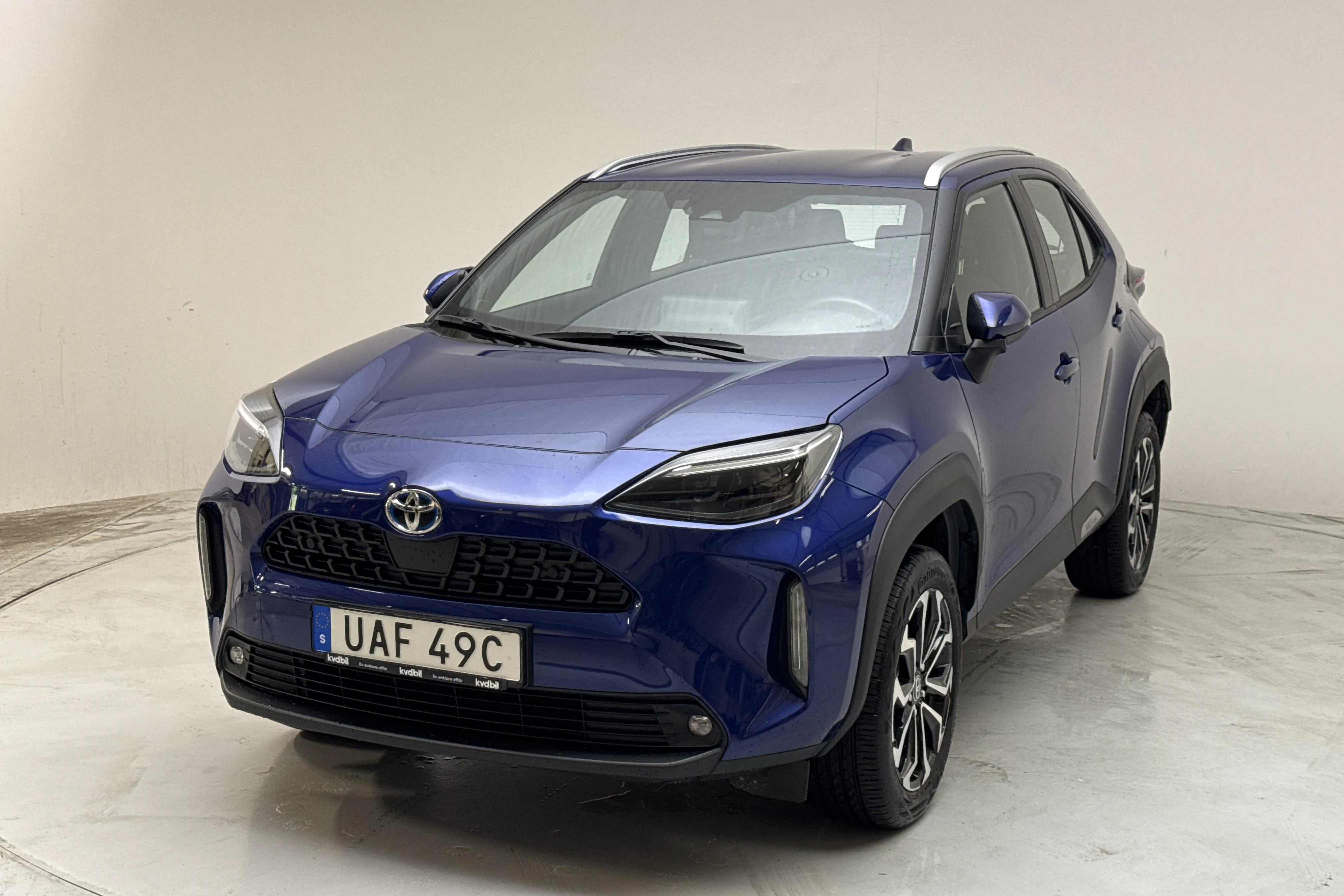 Presentation photo 1 of 14: Toyota Yaris Cross 1.5 Hybrid AWD (116hk) - 19 870 km - Automatic - dark blue - 2022