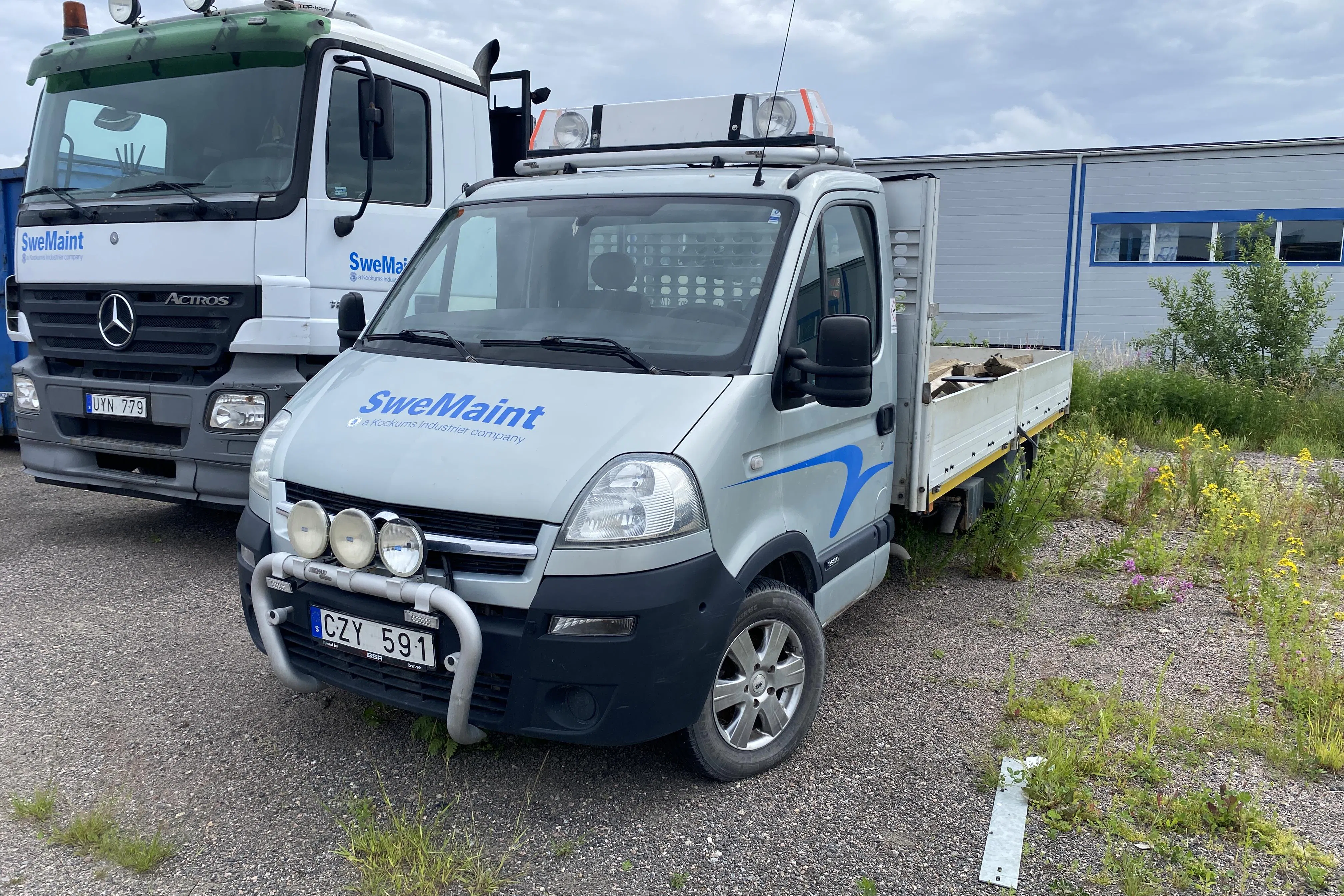 Presentation photo 1 of 37: OPEL MOVANO 2.5 DT - 228 383 km - Manual - 2007