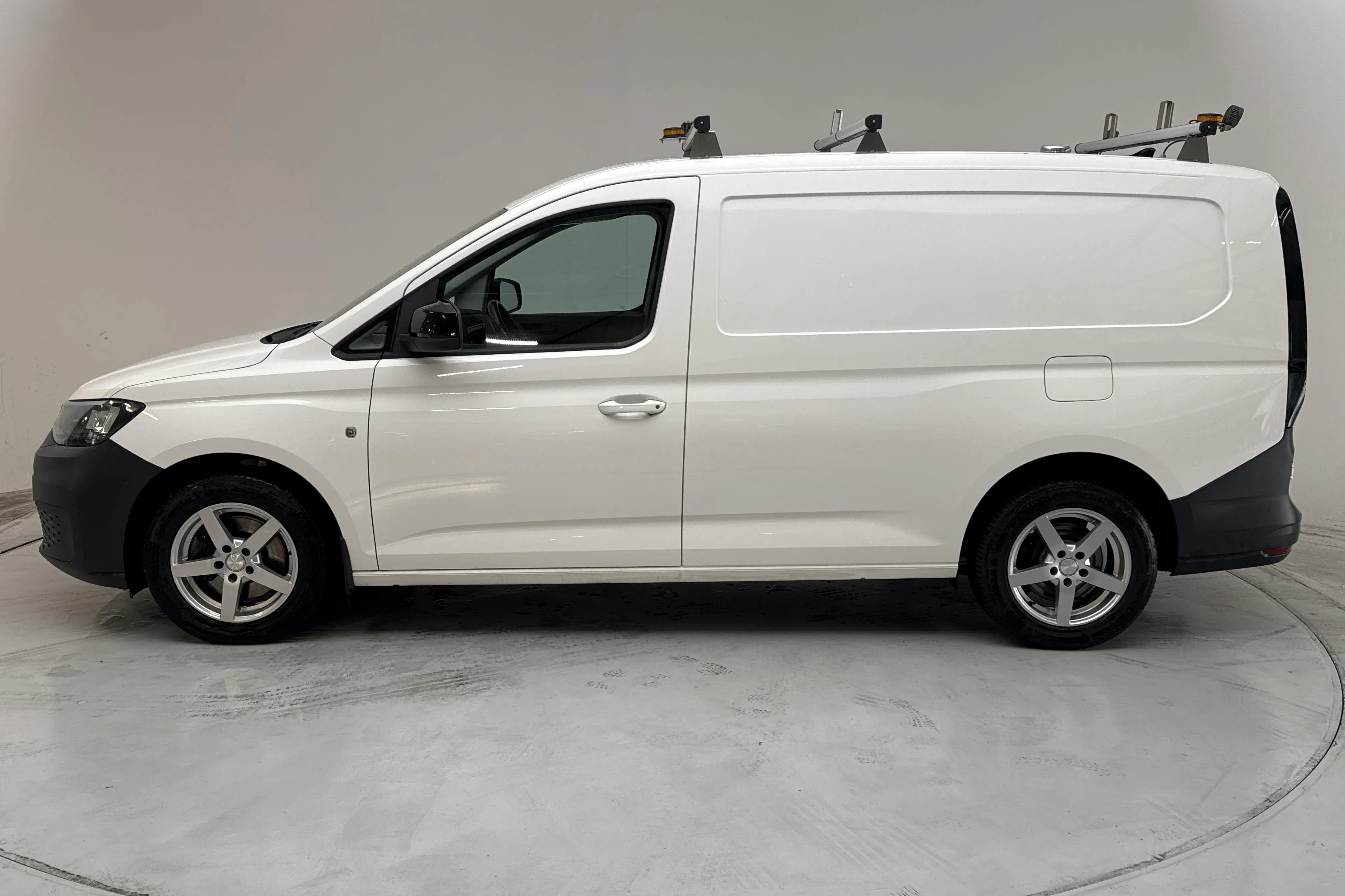 Presentationsfoto 2 av 13: VW Caddy Cargo Maxi 2.0 TDI (122hk) - 10 129 mil - Automat - vit - 2022