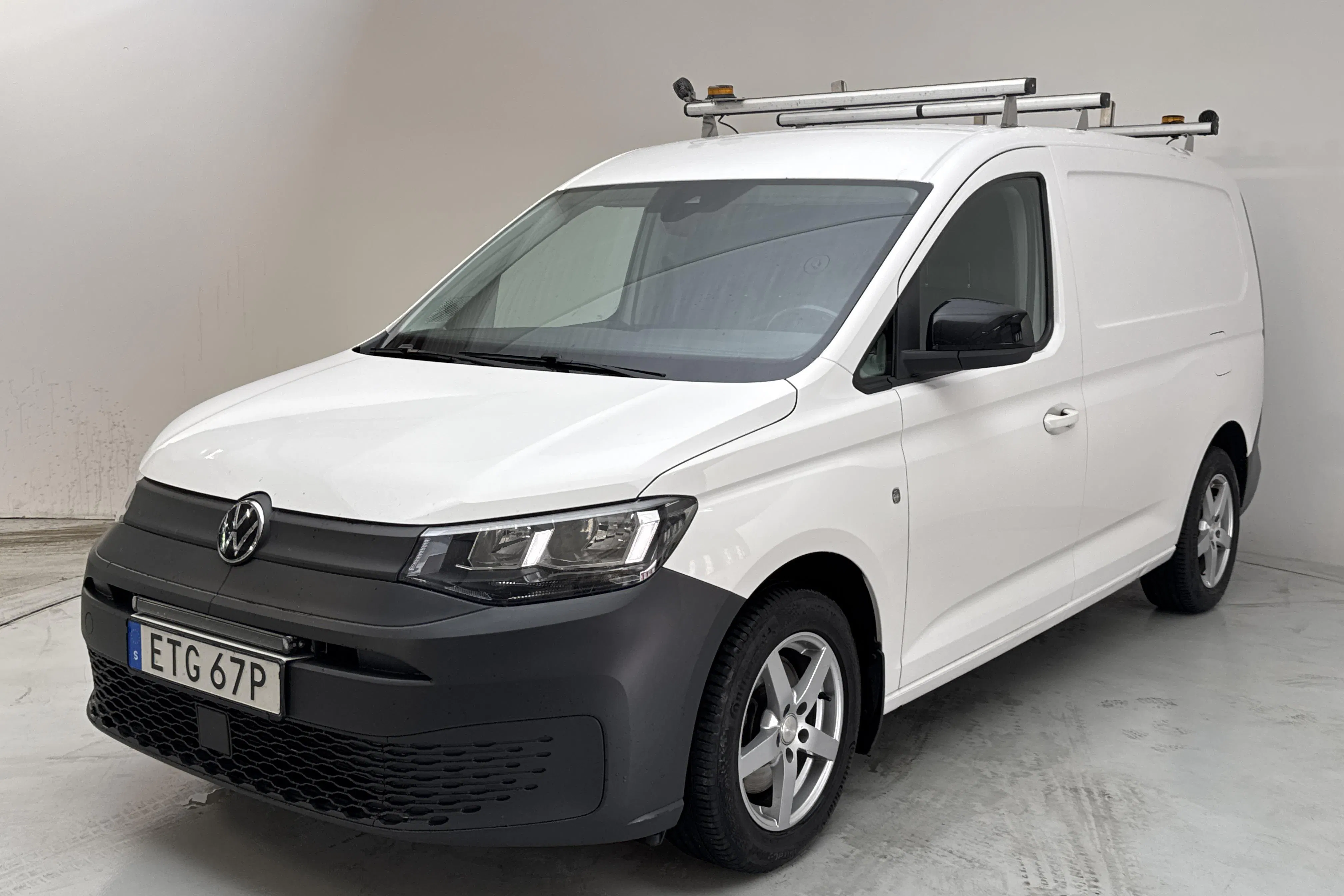 Presentationsfoto 1 av 13: VW Caddy Cargo Maxi 2.0 TDI (122hk) - 10 129 mil - Automat - vit - 2022