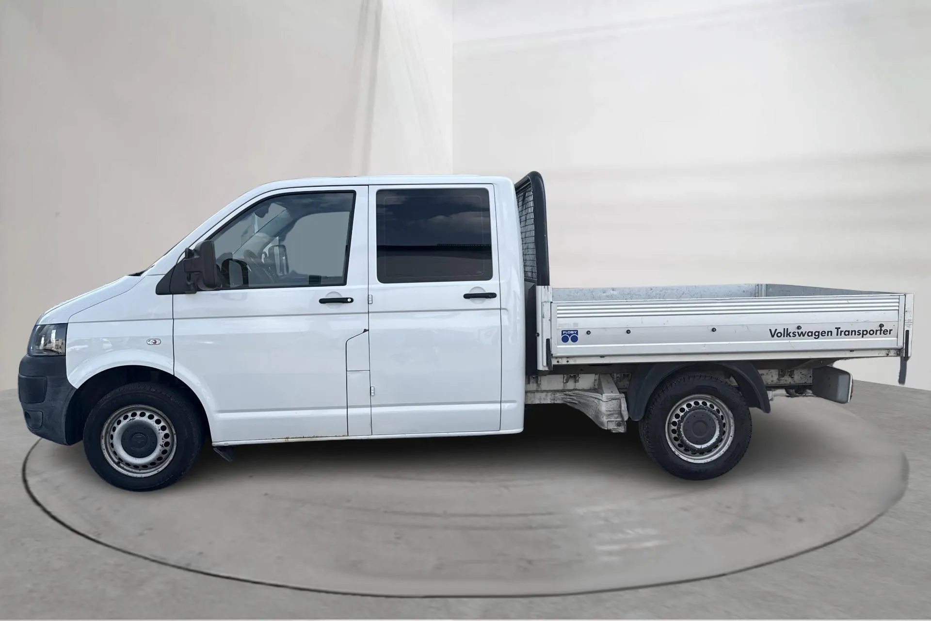 Presentation photo 2 of 13: VW Transporter T5 2.0 TDI Pickup (102hk) - 267 840 km - Manual - white - 2014