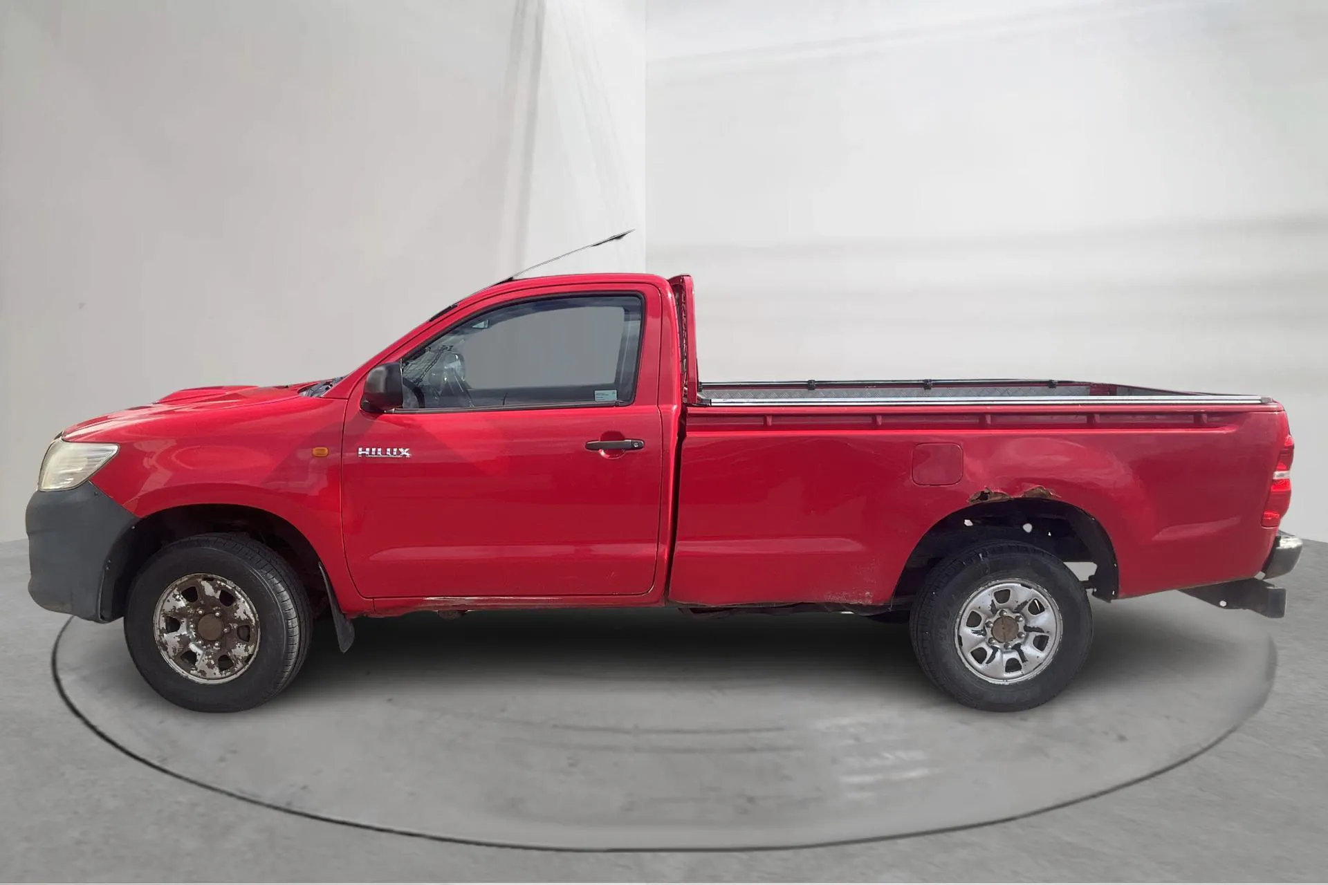Presentation photo 2 of 13: Toyota Hilux 2.5 D-4D 4WD (144hk) - 262 320 km - Manual - red - 2013