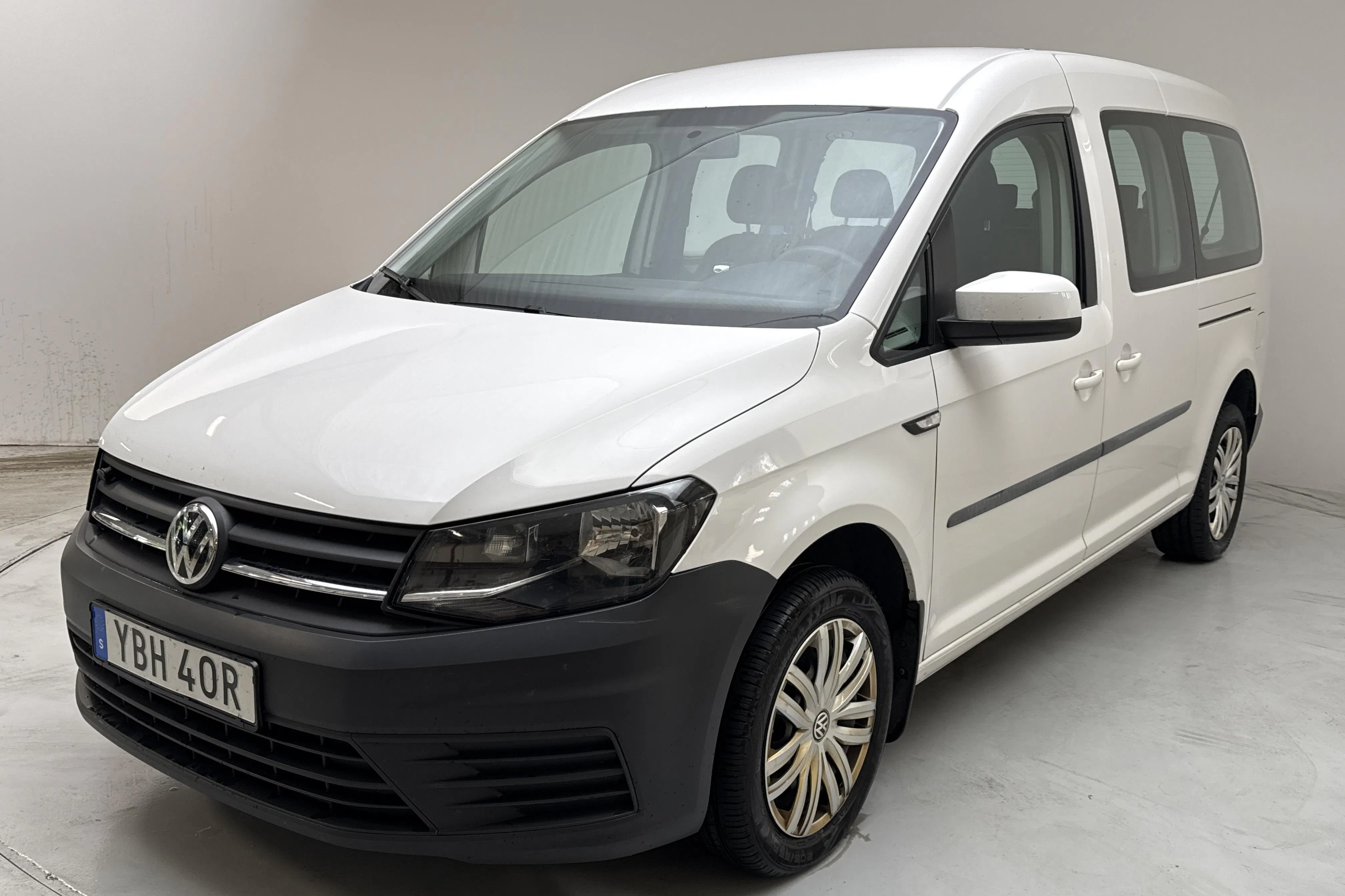 Presentation photo 1 of 12: VW Caddy Maxi Life 2.0 TDI (102hk) - 140 780 km - Automatic - white - 2020