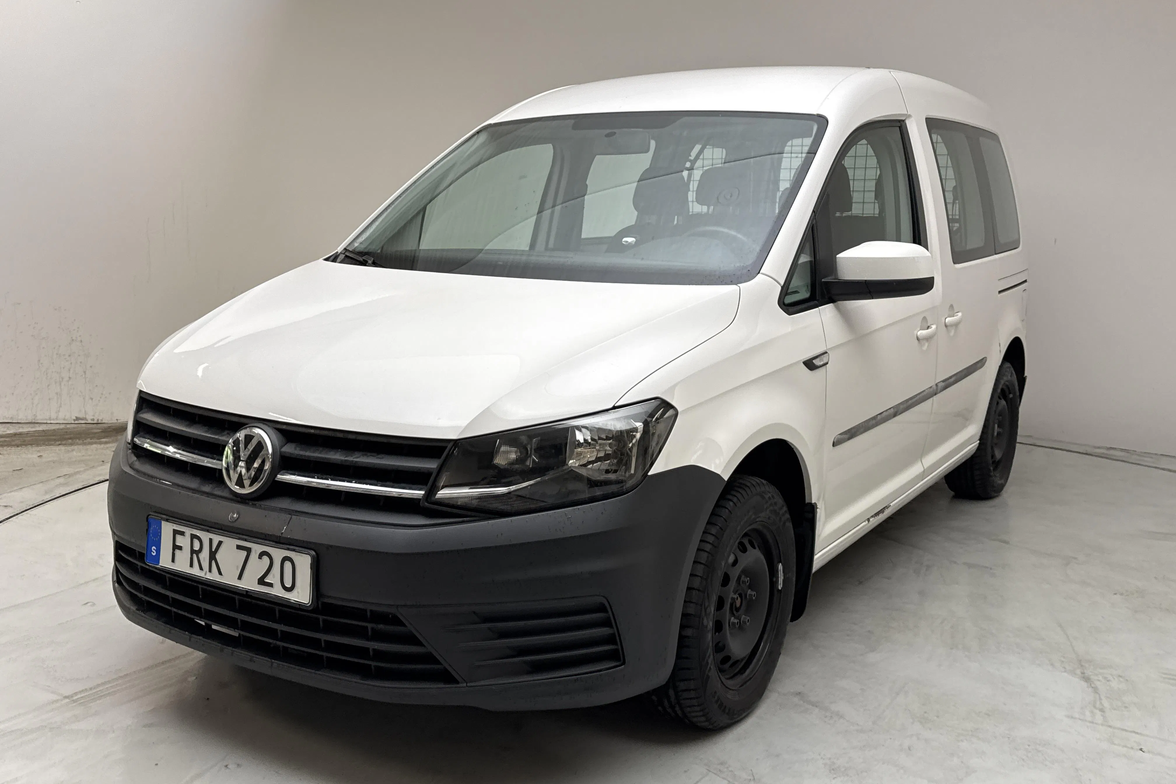 Presentation photo 1 of 13: VW Caddy Combi 2.0 TDI (75hk) - 10 675 Scandinavian mile - Manual - white - 2018