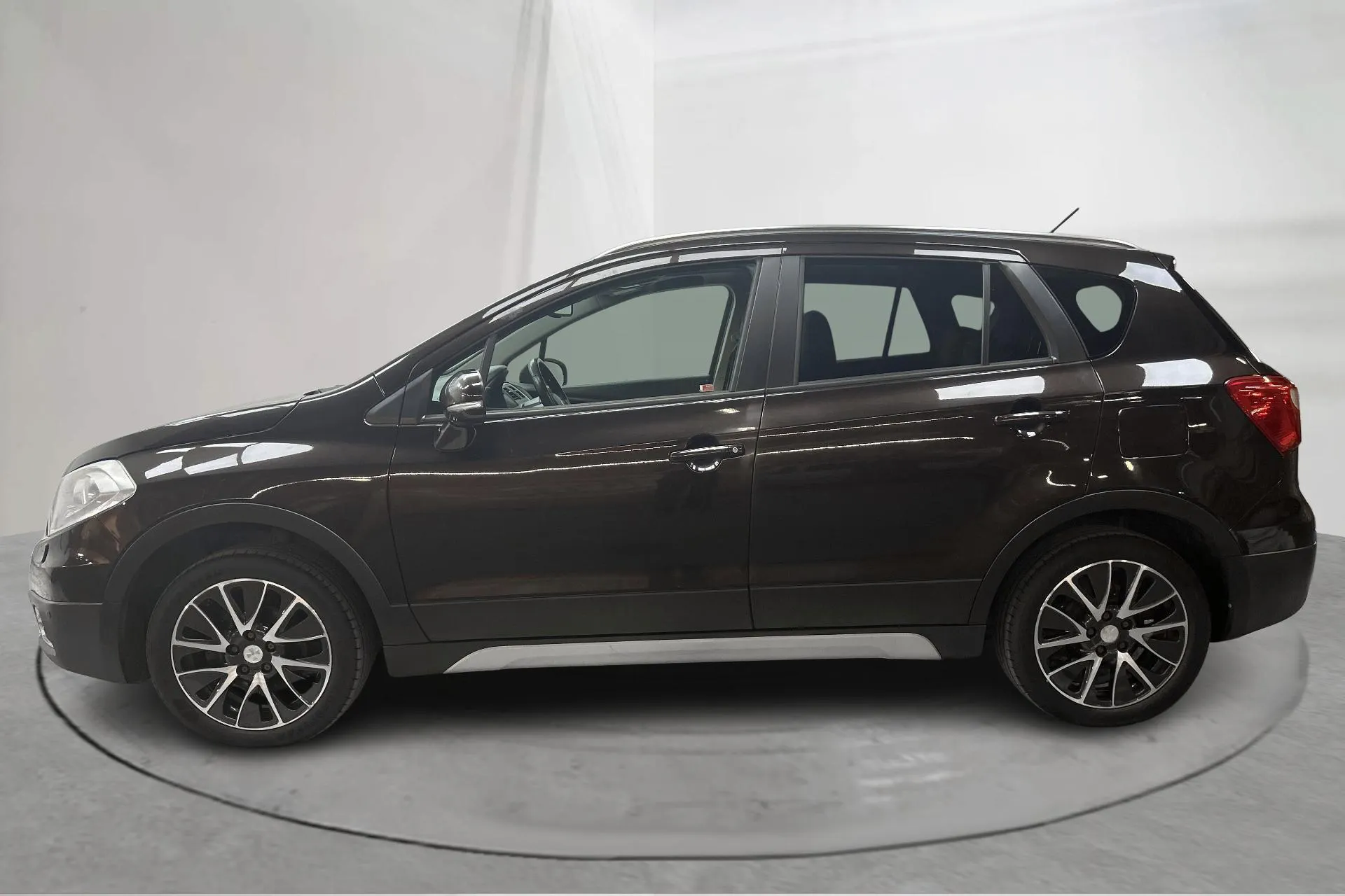 Presentation photo 2 of 18: Suzuki S-Cross 1.6 4x4 (120hk) - 172 770 km - Manual - brown - 2014