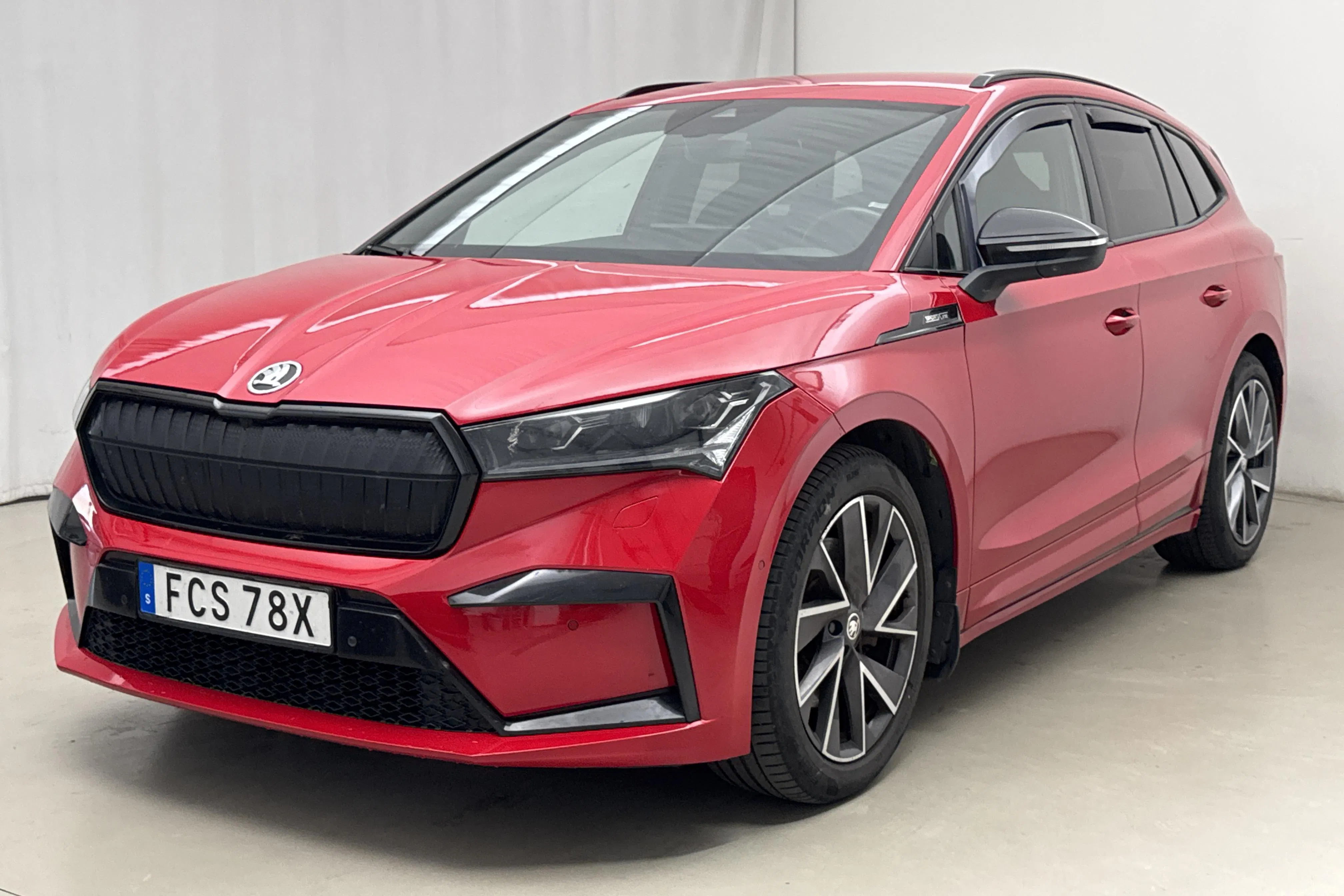 Presentation photo 1 of 22: Skoda Enyaq iV 80 (204hk) - 217 490 km - Automatic - red - 2022