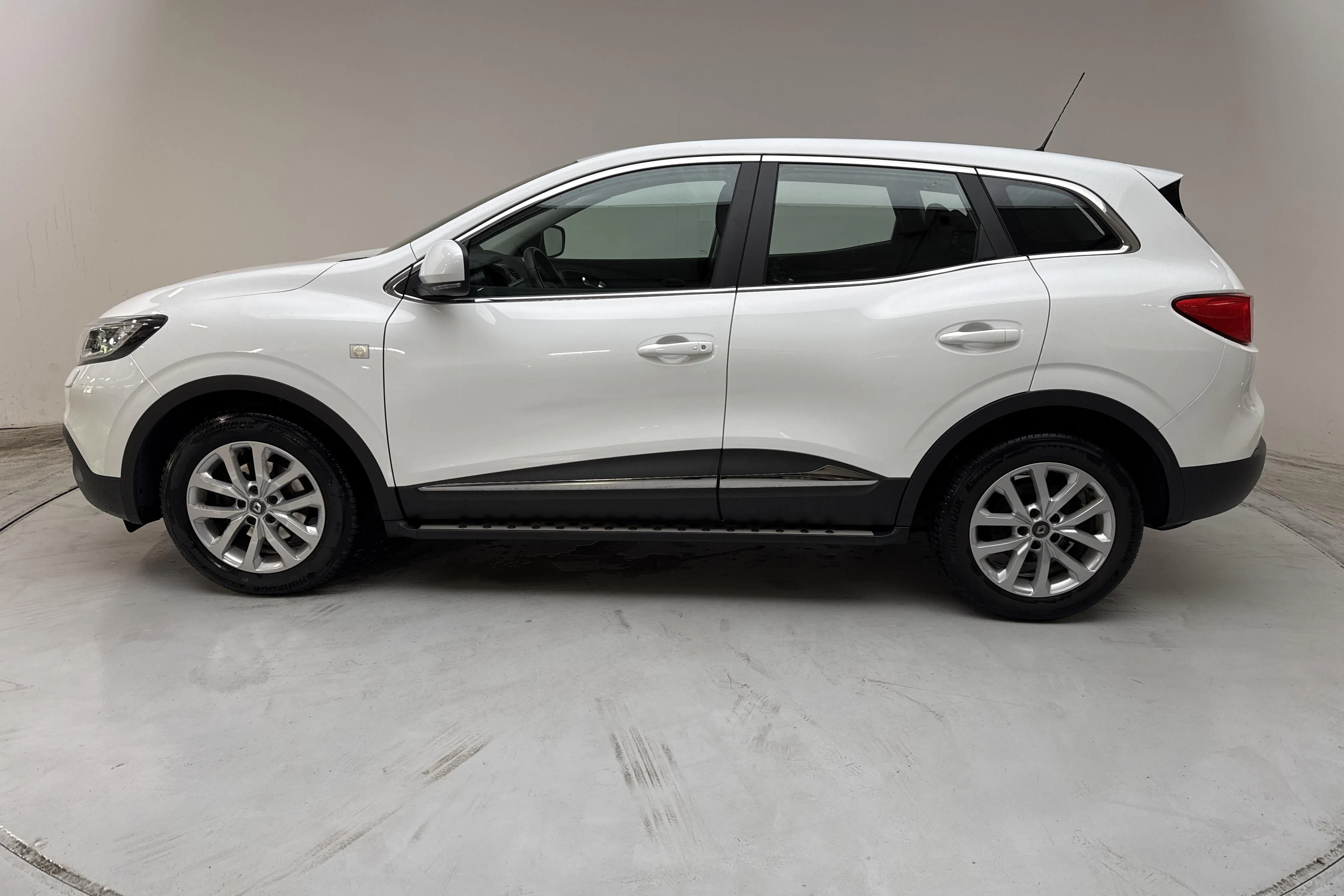 Presentation photo 2 of 12: Renault Kadjar 1.2 TCe (130hk) - 71 920 km - Automatic - white - 2018