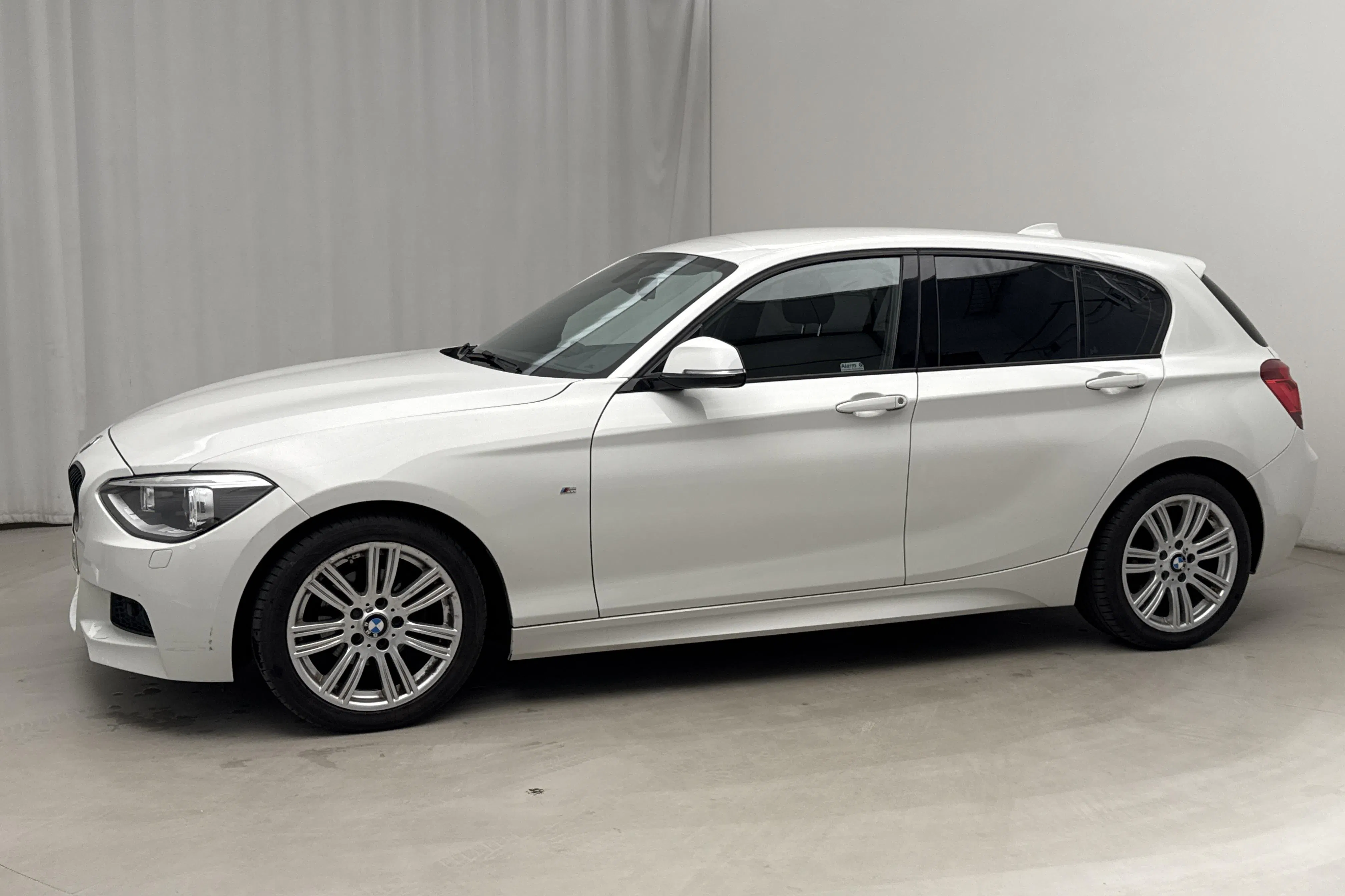 Presentation photo 2 of 14: BMW 116i 5dr, F20 (136hk) - 162 710 km - Manual - white - 2015