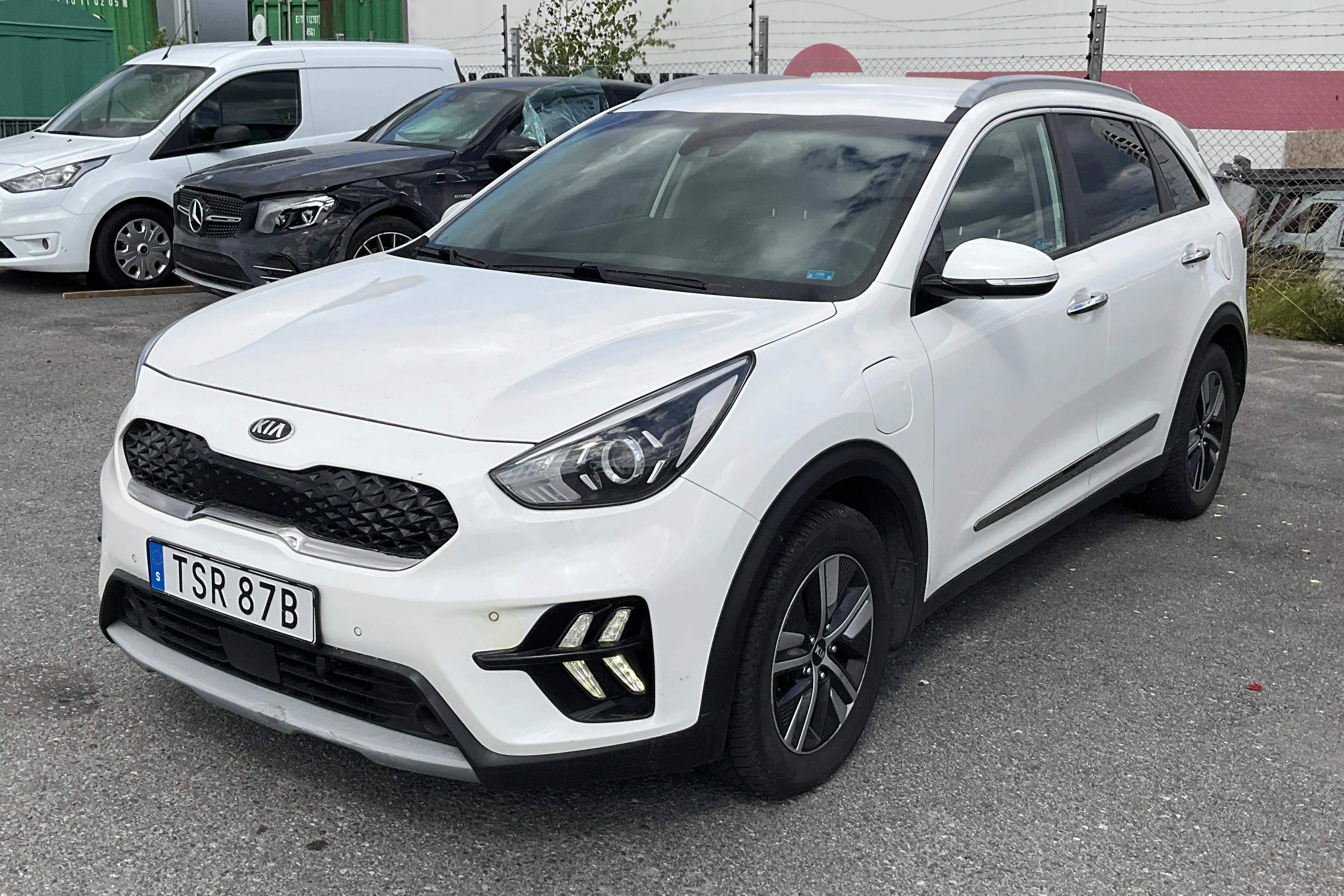 Presentation photo 1 of 15: KIA Niro Plug-in Hybrid 1.6 (141hk) - 322 970 km - Automatic - white - 2020