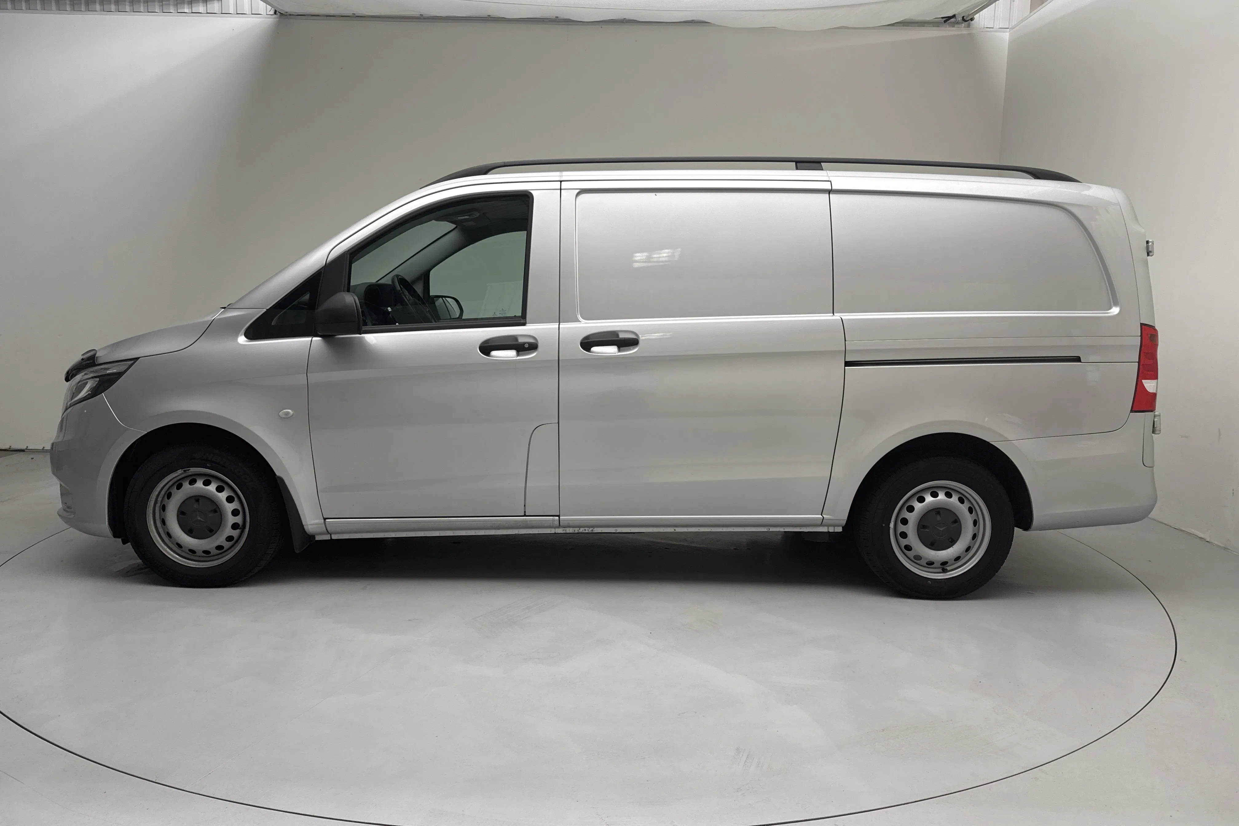 Presentation photo 2 of 14: Mercedes Vito 116 CDI W640 (163hk) - 143 030 km - Automatic - silver - 2022
