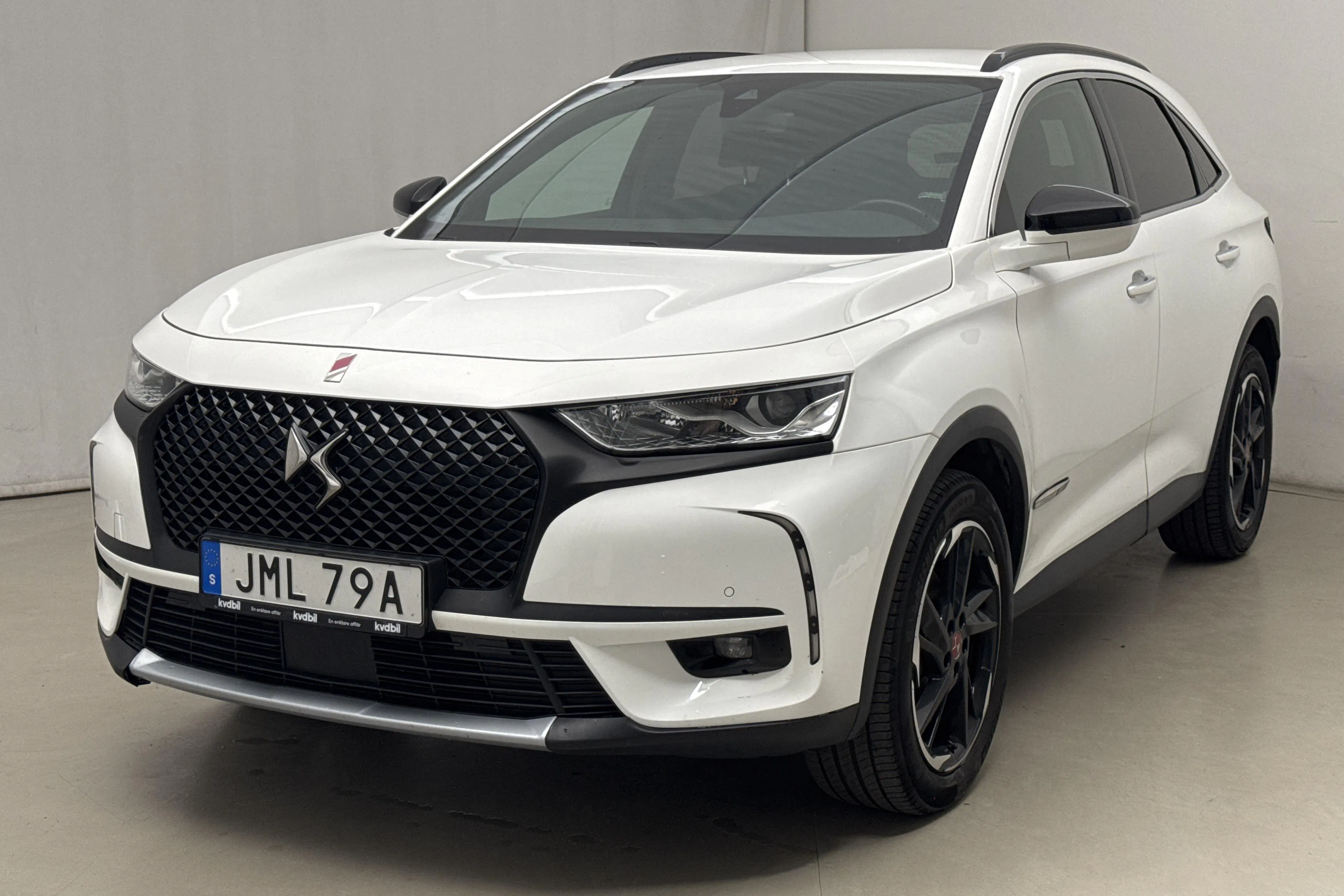 Presentationsfoto 1 av 18: DS DS7 Crossback PureTech (180hk) - 6 509 mil - Automat - vit - 2022