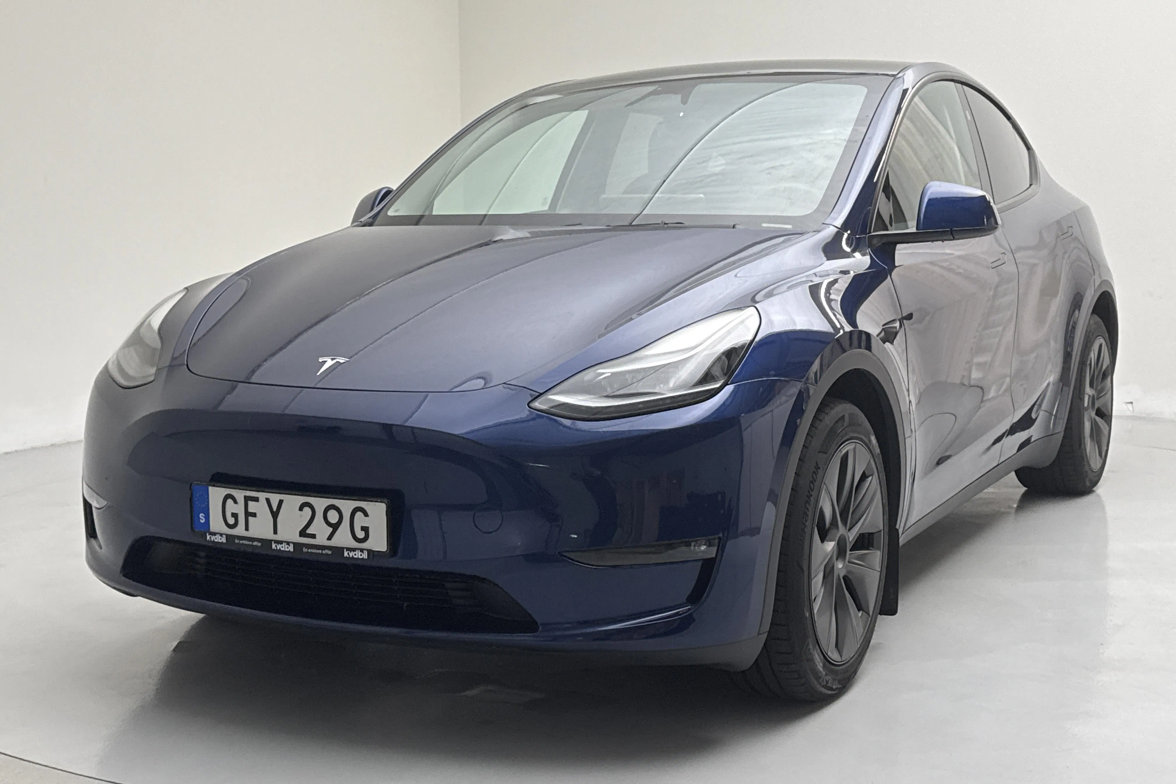 Presentationsfoto 1 av 19: Tesla Model Y Long Range Dual Motor AWD - 1 761 mil - Automat - blå - 2025