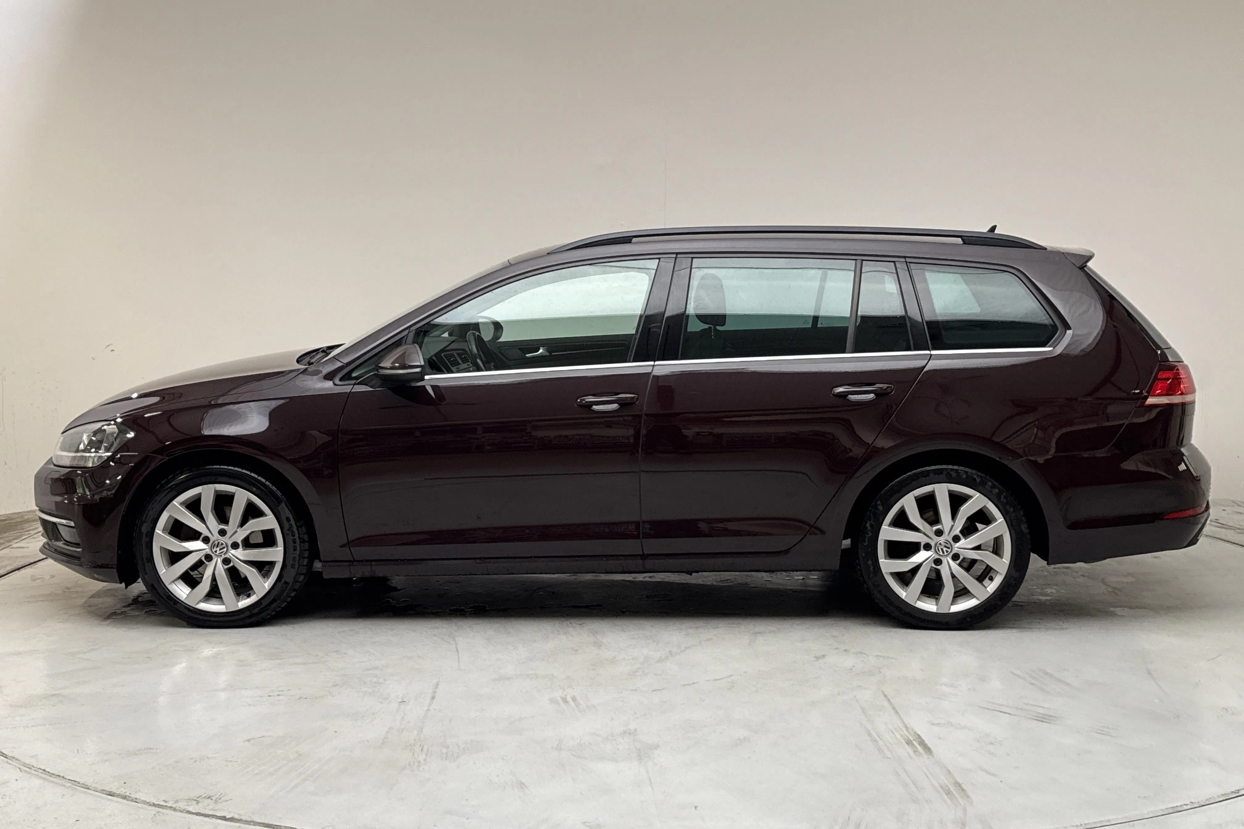 Presentation photo 2 of 13: VW Golf VII 2.0 TDI Sportscombi (150hk) - 194 760 km - Automatic - black - 2018