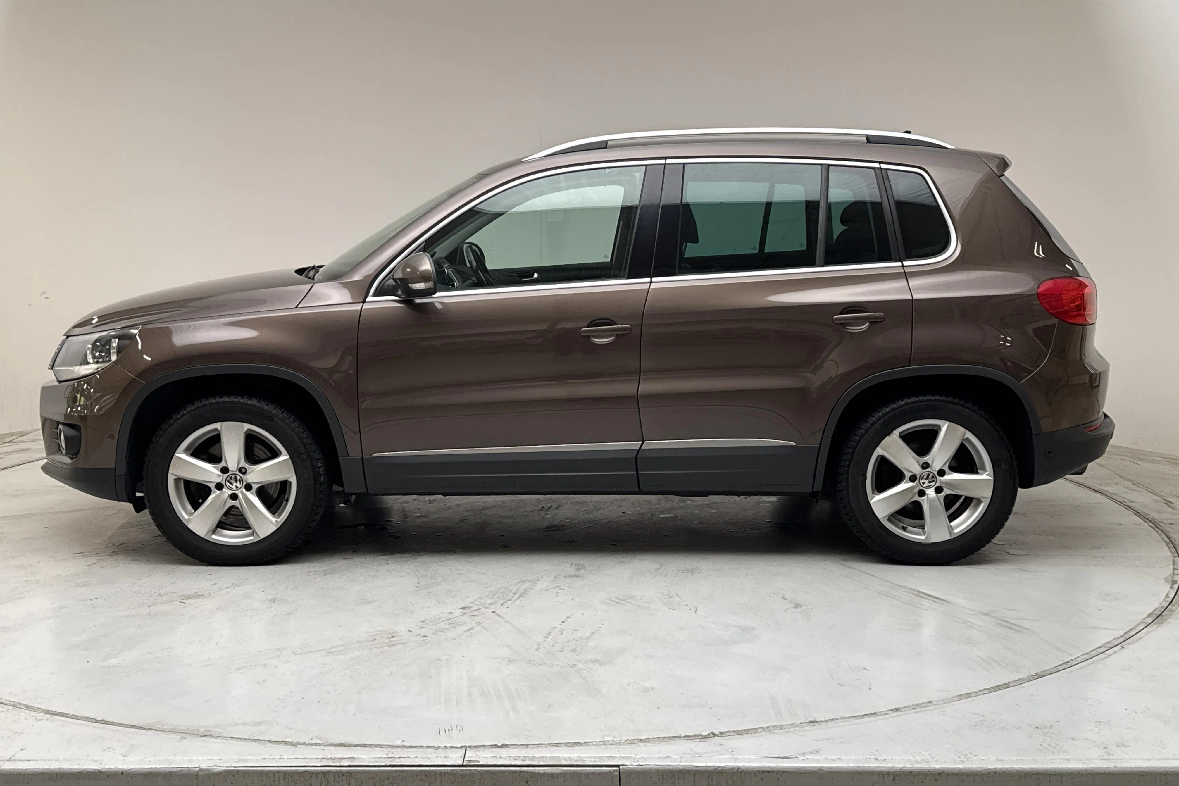 Presentationsfoto 2 av 15: VW Tiguan 1.4 TSI 4MOTION (160hk) - 20 458 mil - Manuell - brun - 2014