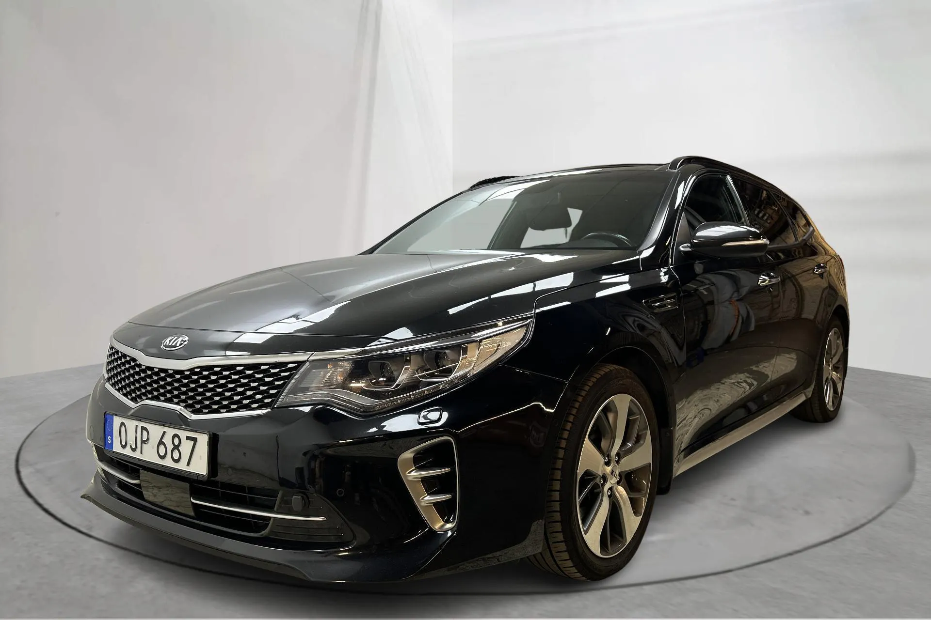 Presentationsfoto 1 av 15: KIA Optima 1.7 CRDi SW (141hk) - 15 489 mil - Automat - svart - 2017