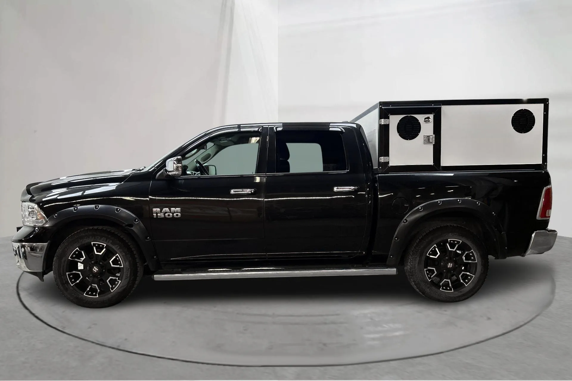 Presentation photo 2 of 18: Dodge RAM 1500 5.7 4WD (401hk) - 171 970 km - Automatic - black - 2018