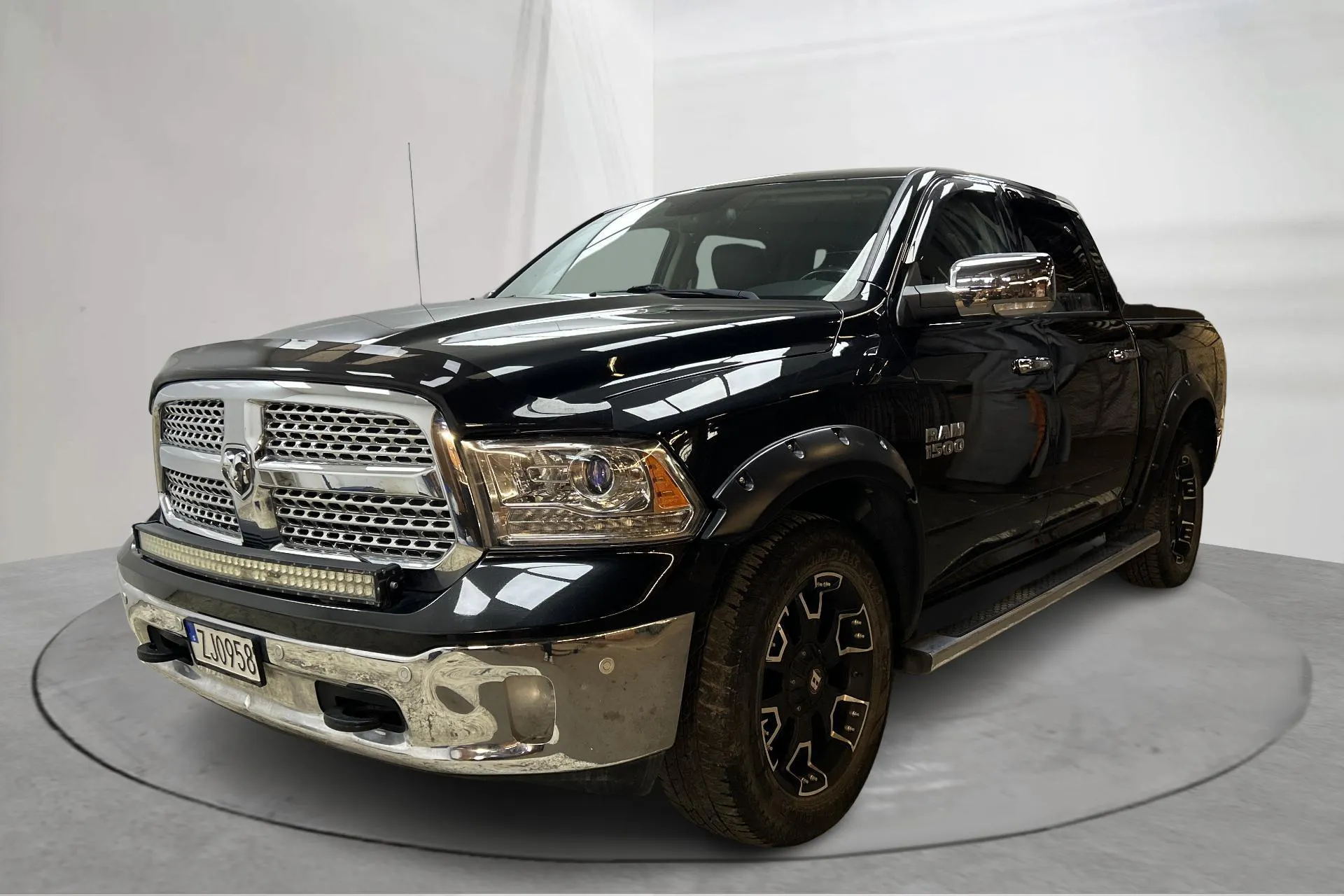 Presentation photo 1 of 18: Dodge RAM 1500 5.7 4WD (401hk) - 171 970 km - Automatic - black - 2018