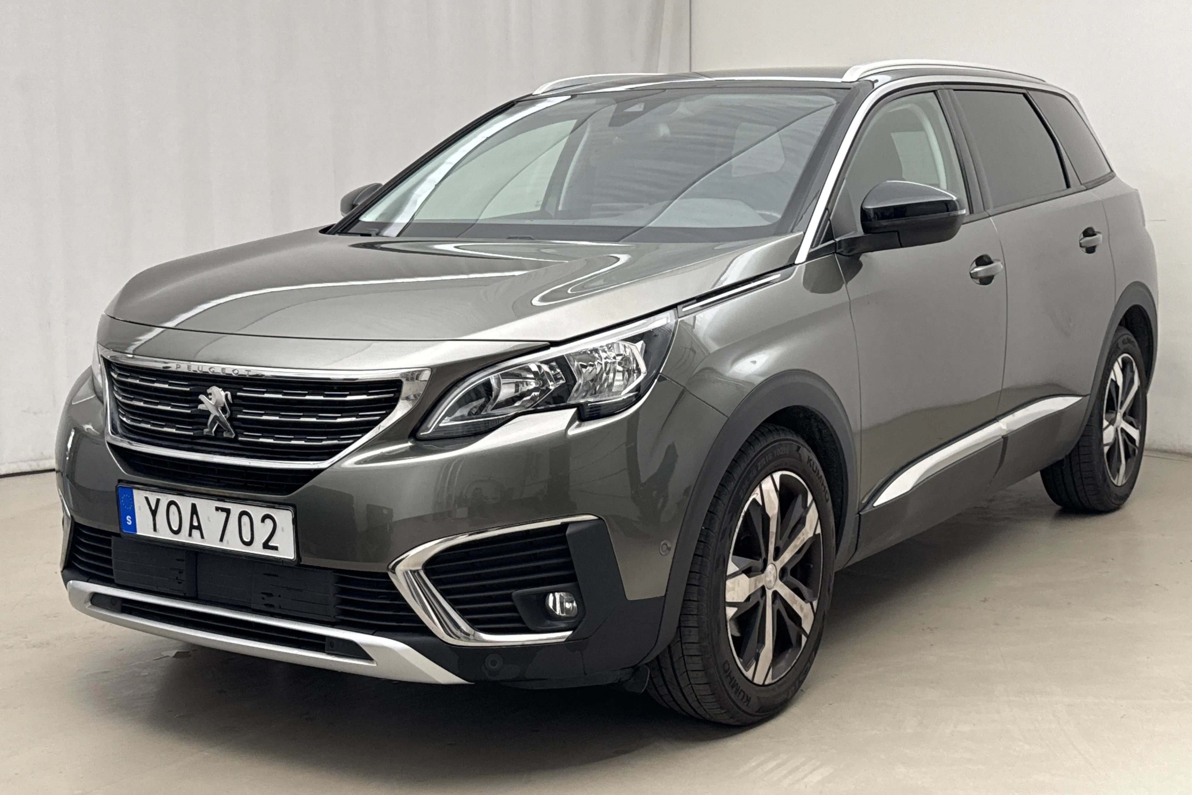 Presentation photo 1 of 20: Peugeot 5008 1.6 BlueHDi (120hk) - 99 460 km - Automatic - dark green - 2017