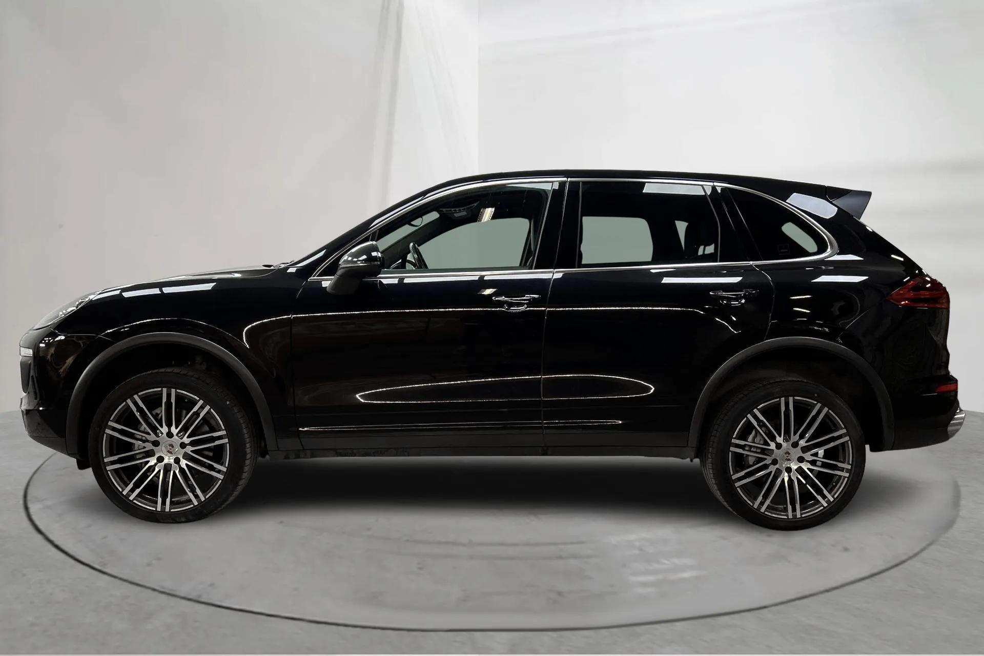 Presentation photo 2 of 15: Porsche Cayenne S Diesel (385hk) - 258 320 km - Automatic - black - 2016