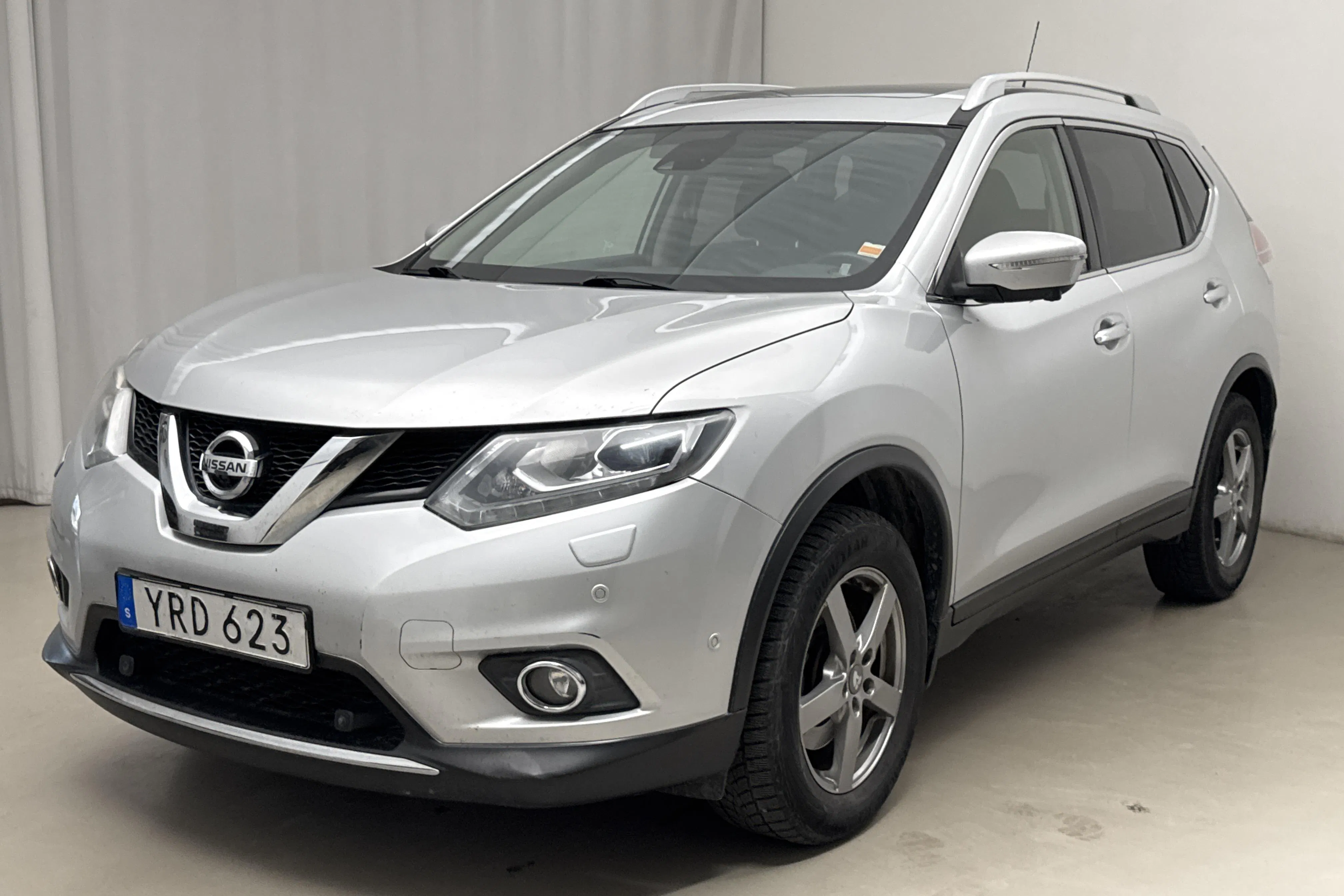 Presentationsfoto 1 av 19: Nissan X-trail 1.6 dCi 2WD (130hk) - 12 032 mil - Automat - silver - 2017