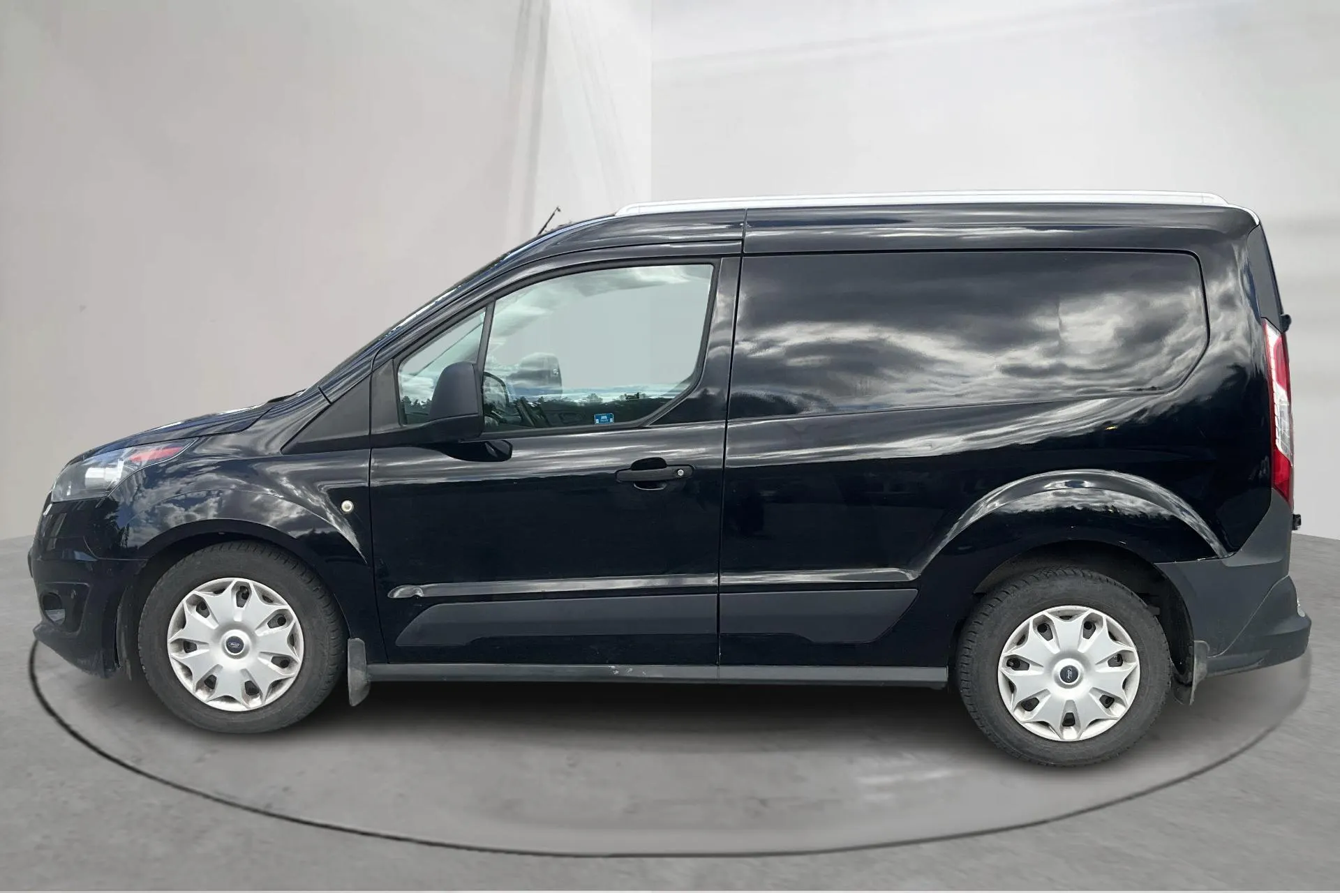 Presentation photo 2 of 13: Ford Transit Connect 1.5 TDCi (100hk) - 199 040 km - Automatic - black - 2016