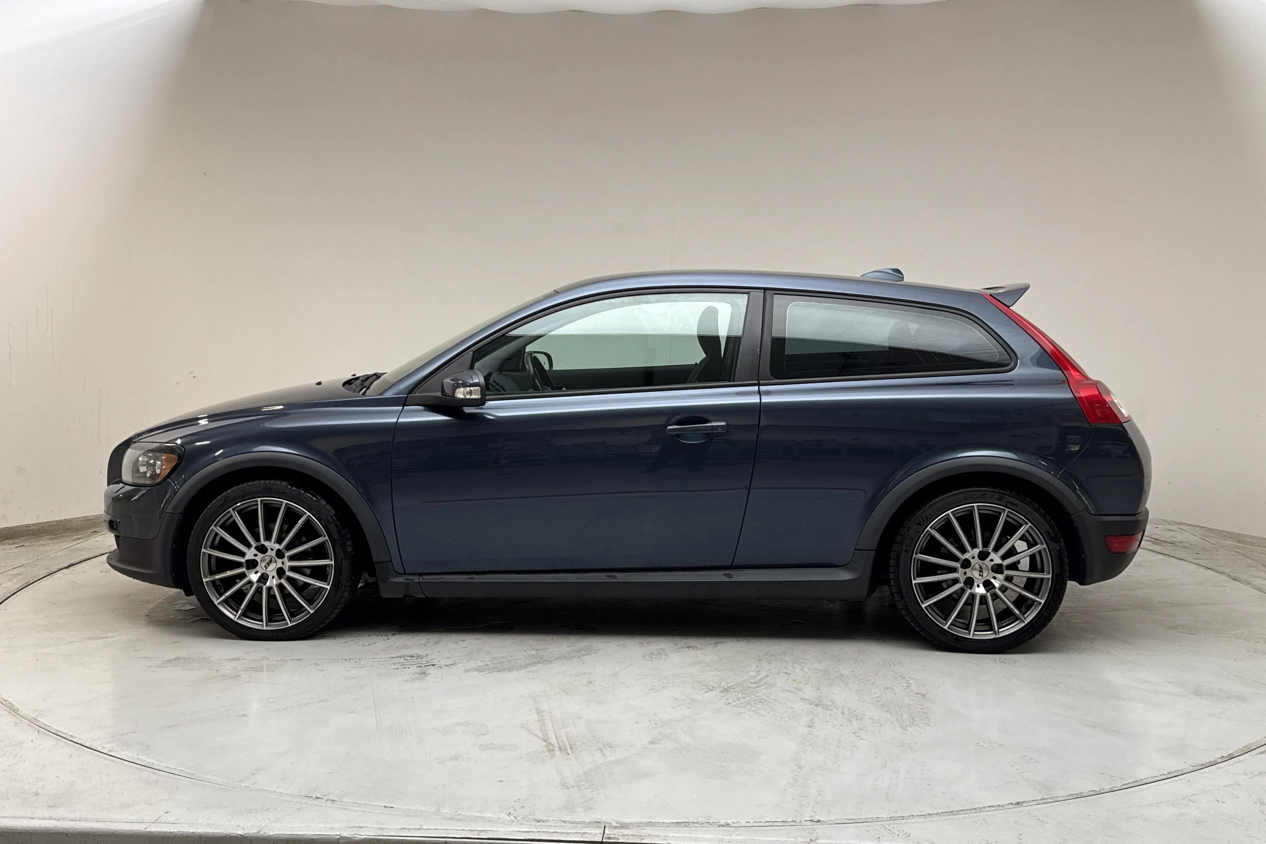 Presentation photo 2 of 13: Volvo C30 1.8 Flexifuel (125hk) - 189 990 km - Manual - blue - 2009