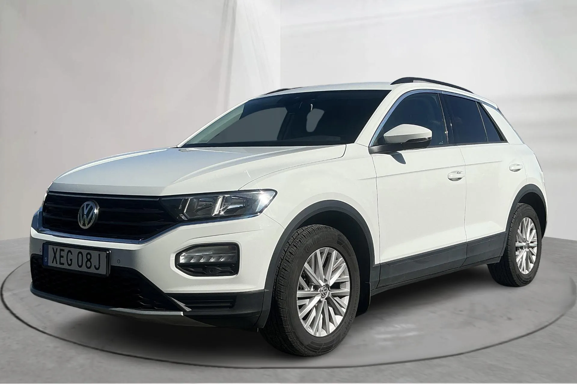 Presentationsfoto 1 av 13: VW T-Roc 1.0 TSI (115hk) - 16 768 mil - Manuell - vit - 2020