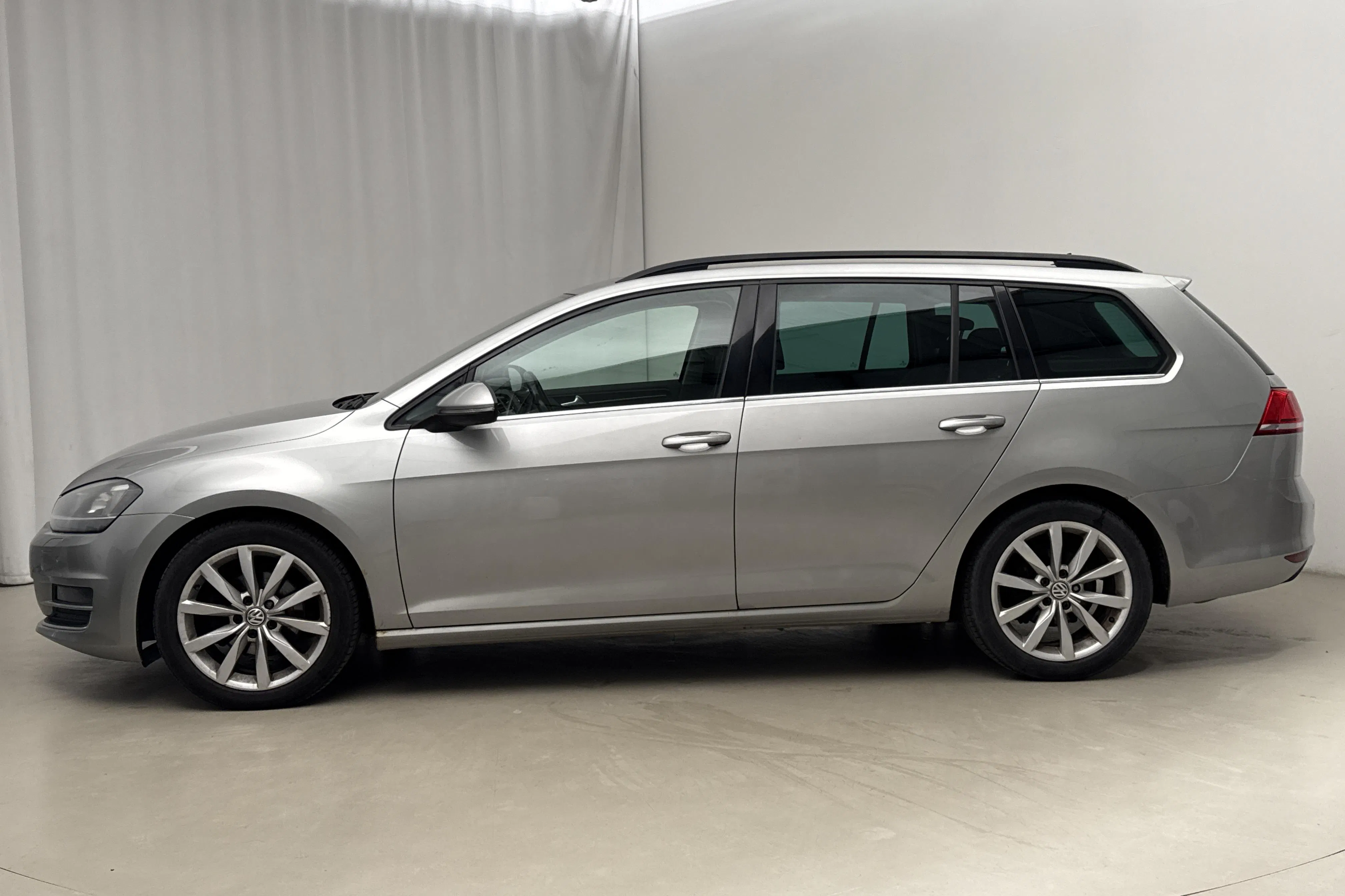 Presentation photo 2 of 15: VW Golf VII 1.4 TSI Sportscombi (140hk) - 193 620 km - Automatic - silver - 2014