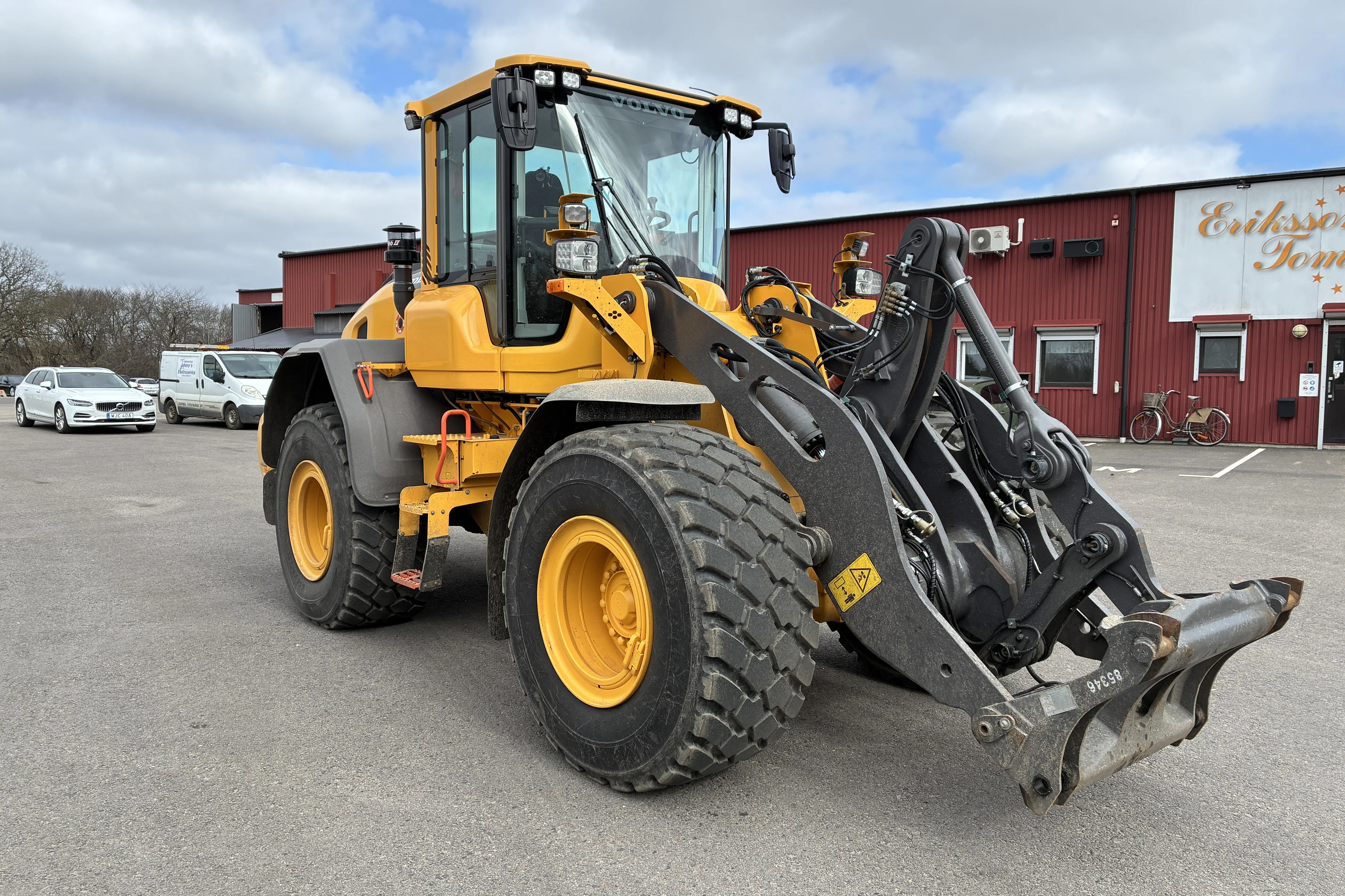 Presentation photo 2 of 59: Volvo L90H, hjullastare - 0 km - Automatic - yellow - 2023