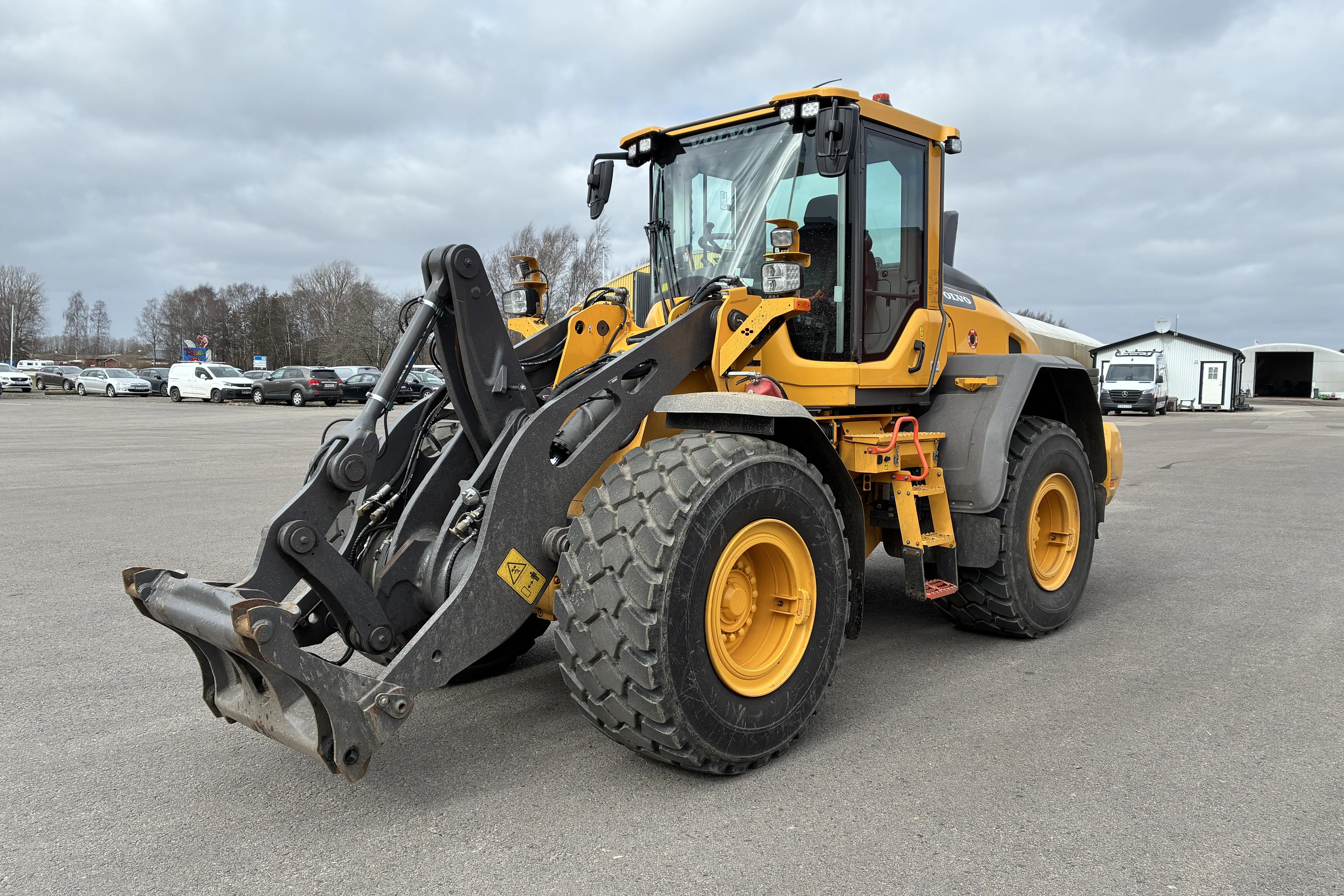 Presentation photo 1 of 59: Volvo L90H, hjullastare - 0 km - Automatic - yellow - 2023