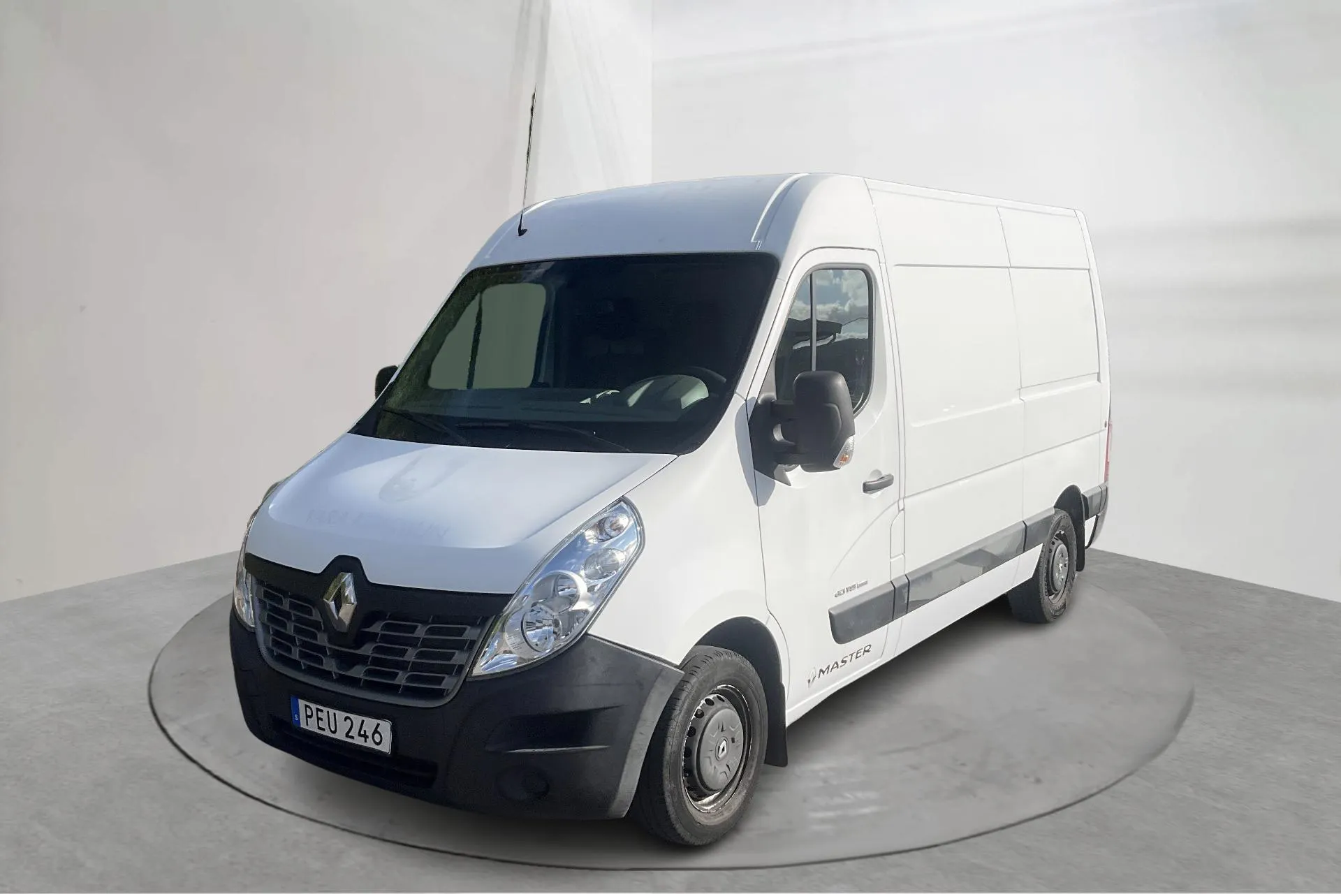Presentationsfoto 1 av 12: Renault Master 2.3 dCi FAP 2WD (145hk) - 6 094 mil - Manuell - vit - 2017