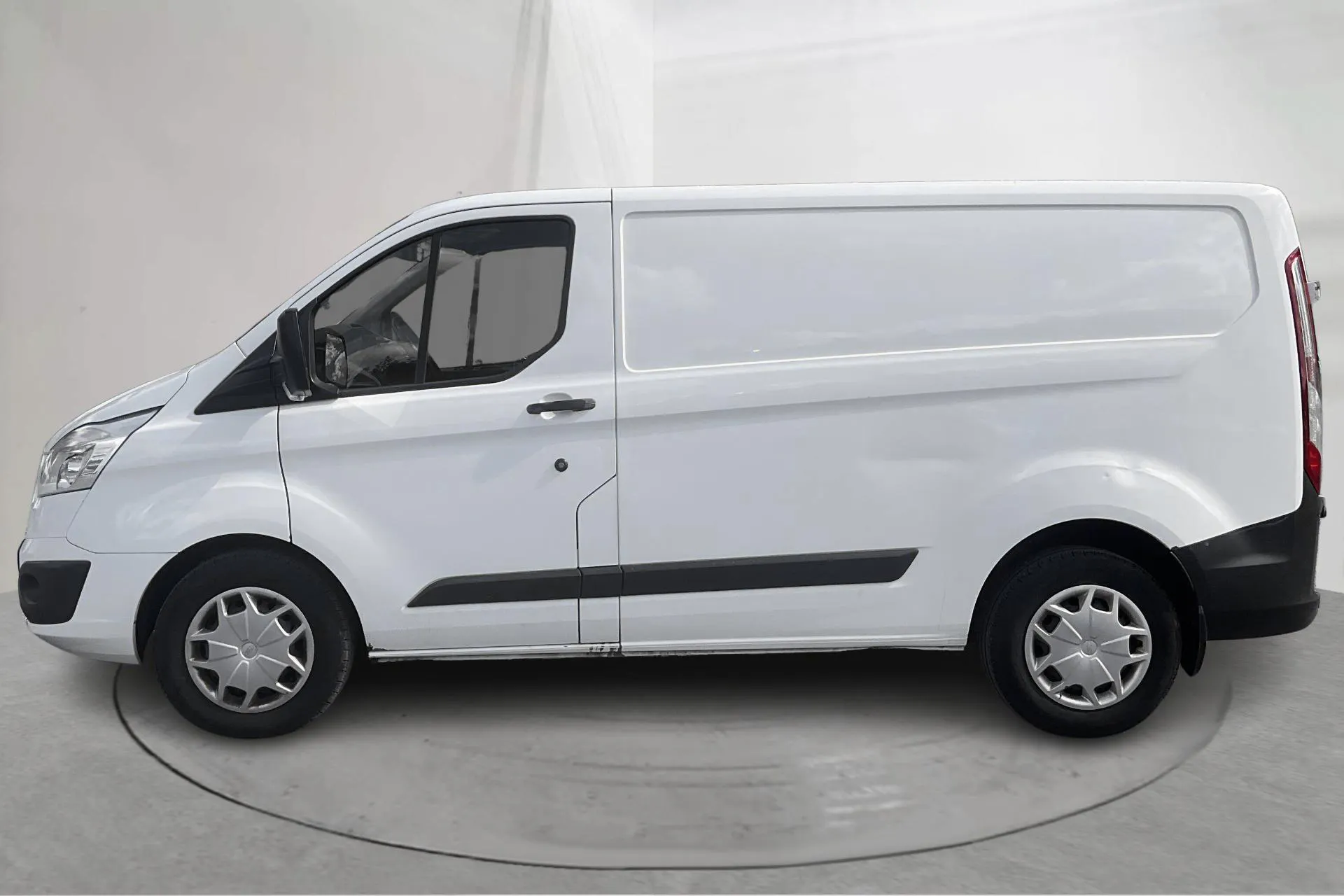Presentation photo 2 of 13: Ford Transit Custom 270 (130hk) - 185 810 km - Automatic - white - 2017