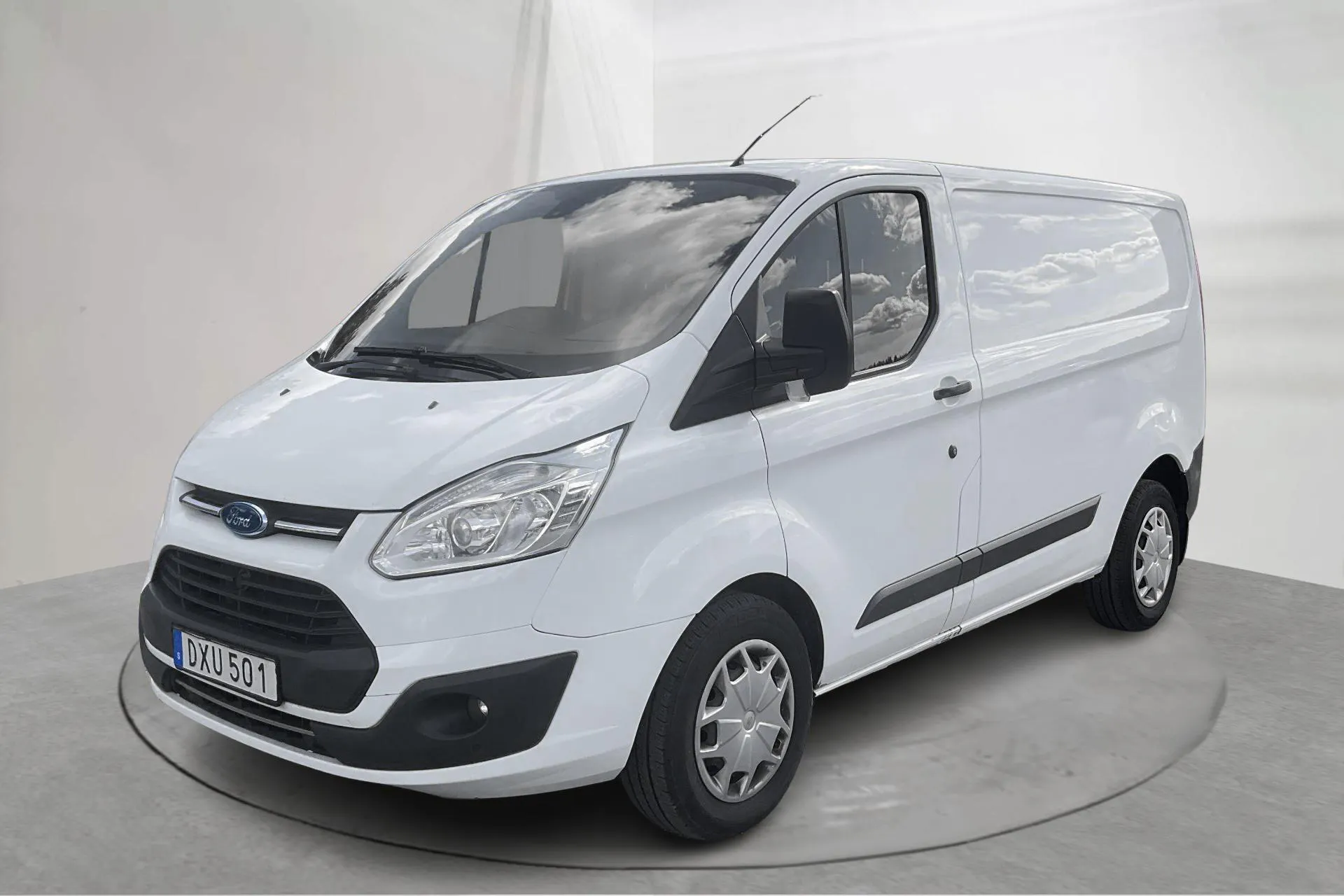 Presentation photo 1 of 13: Ford Transit Custom 270 (130hk) - 185 810 km - Automatic - white - 2017