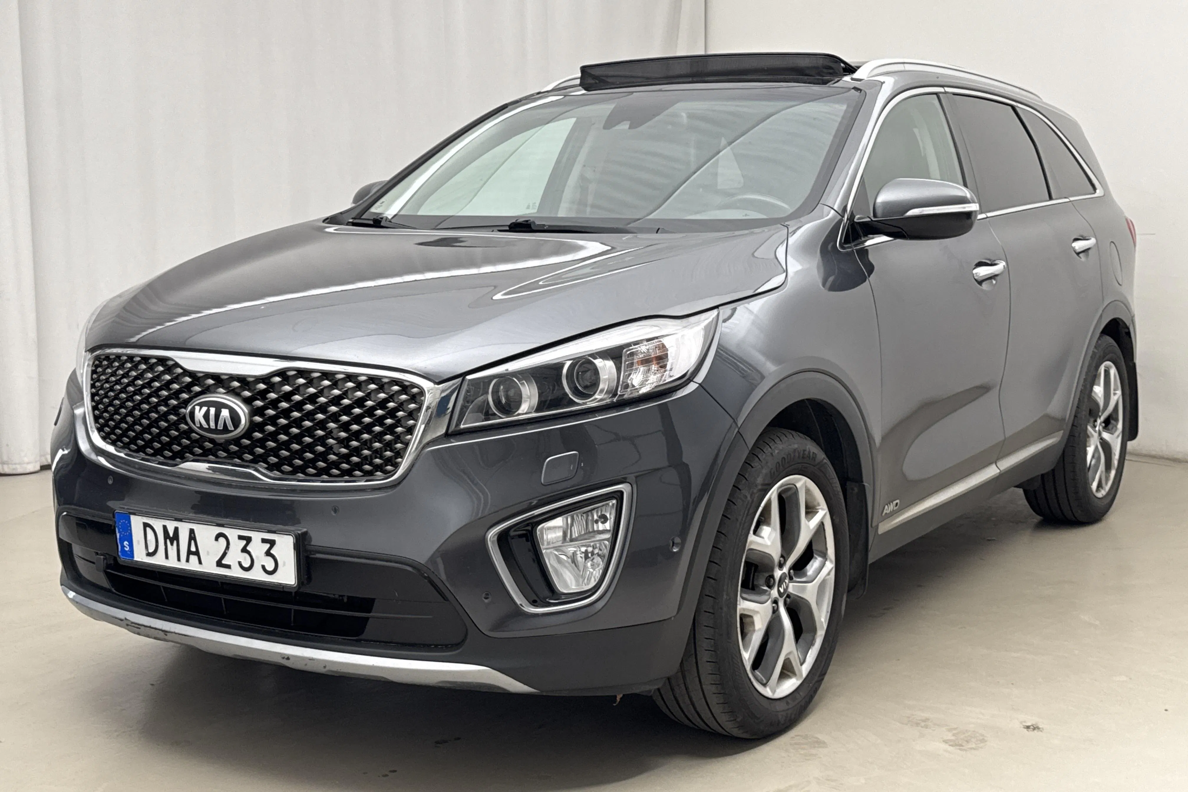 Presentation photo 1 of 24: KIA Sorento 2.2 CRDi (200hk) - 205 290 km - Automatic - gray - 2016