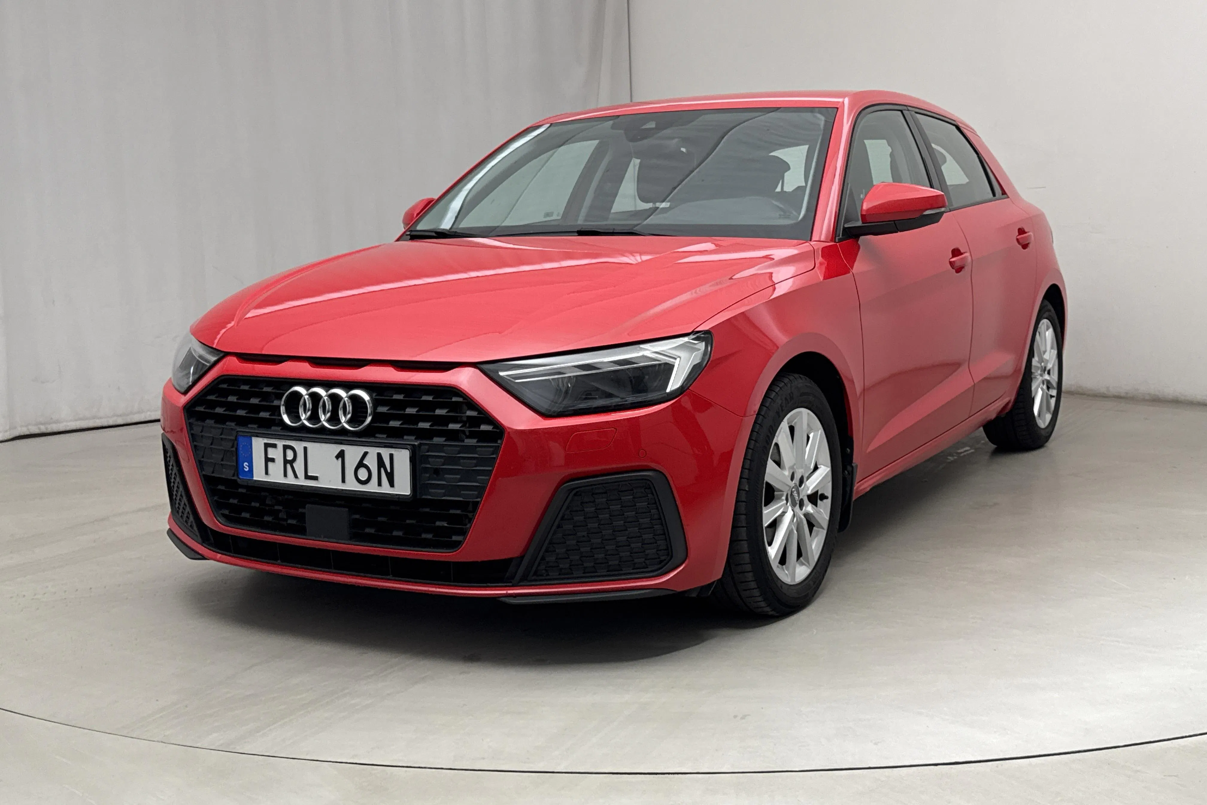 Presentationsfoto 1 av 16: Audi A1 Sportback 30 TFSI (116hk) - 8 275 mil - Manuell - röd - 2019