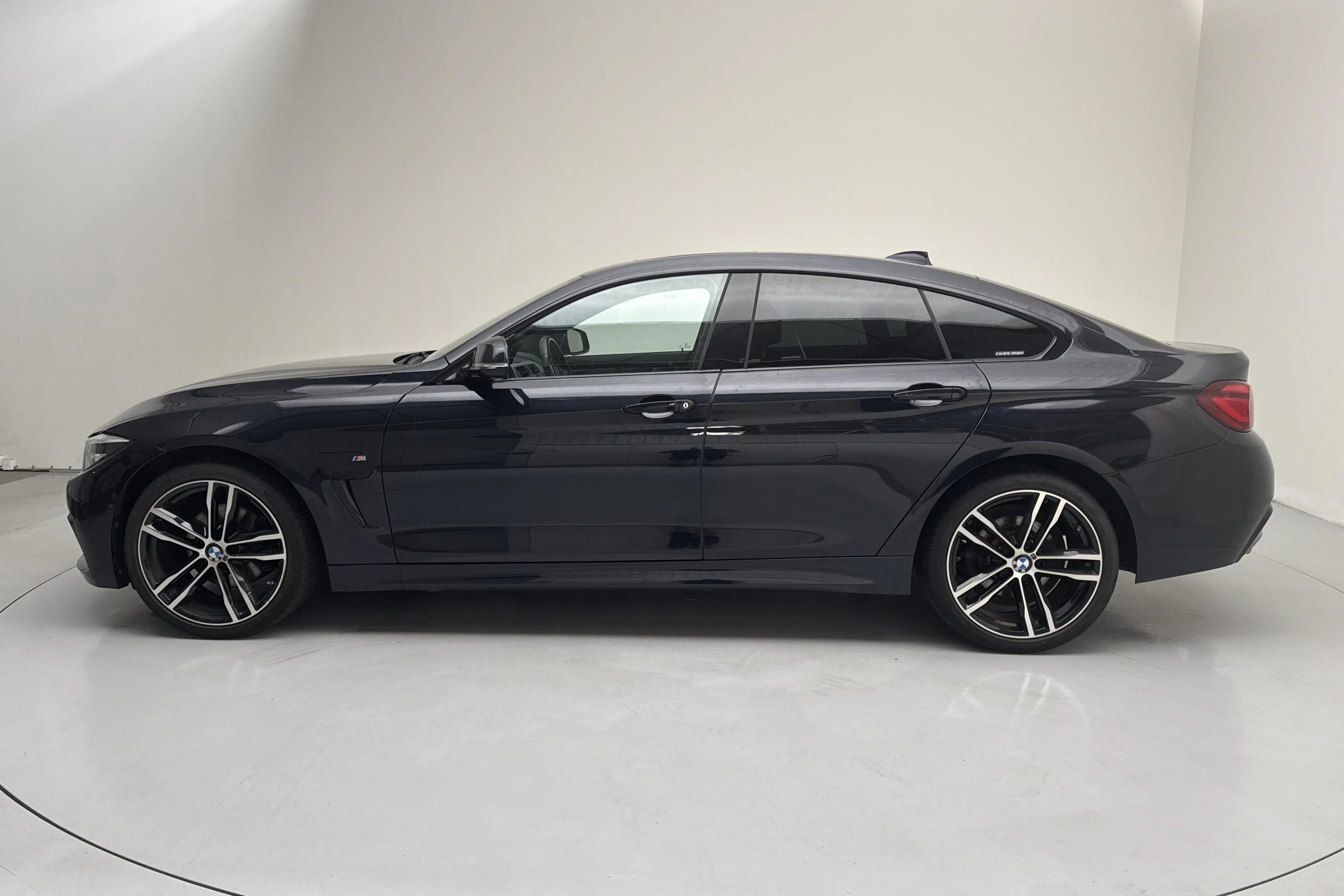 Presentationsfoto 2 av 16: BMW 420d xDrive Gran Coupé, F36 (190hk) - 4 337 mil - Automat - svart - 2020