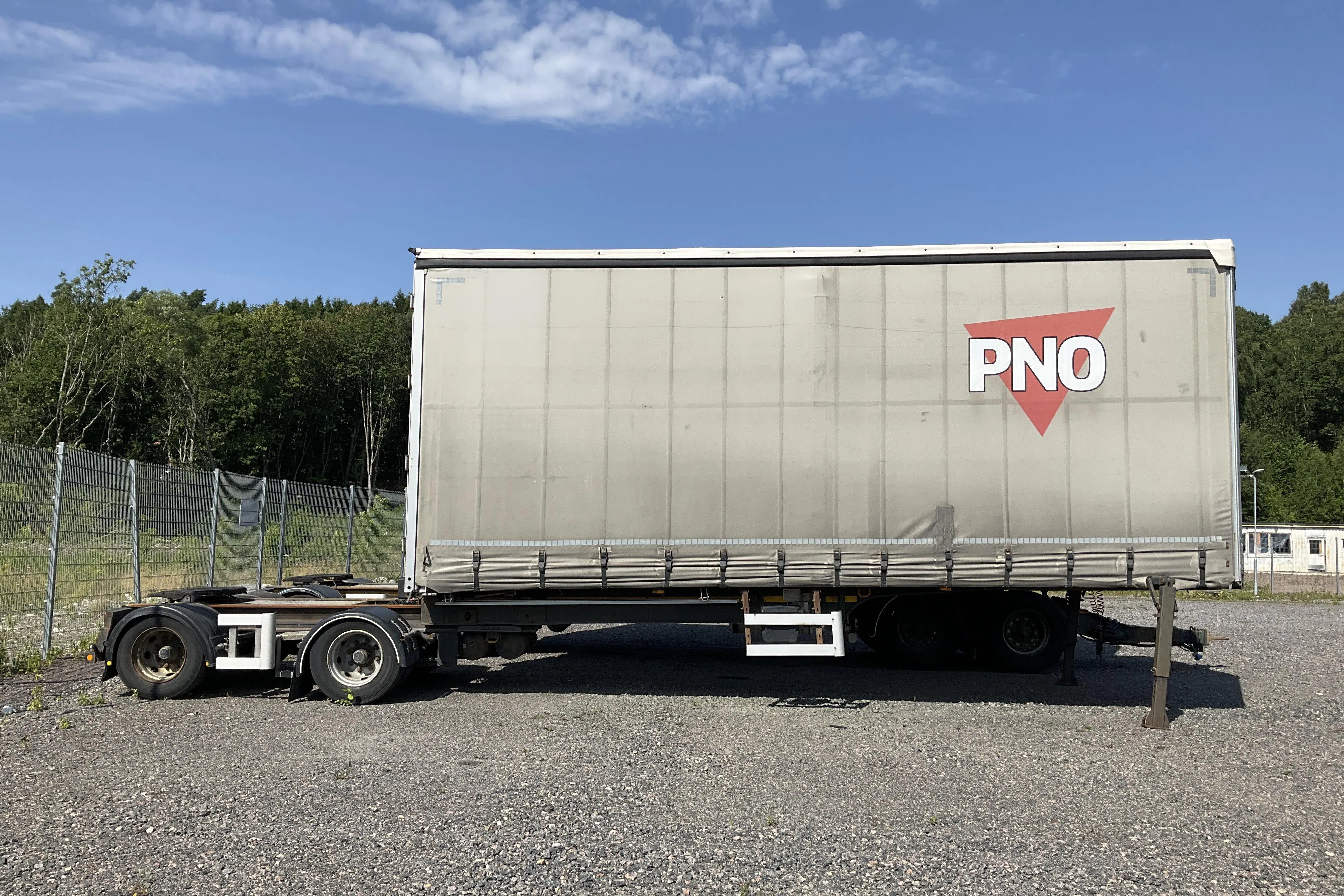 Presentation photo 2 of 34: DENNISON EF24CS - 0 km - 2018
