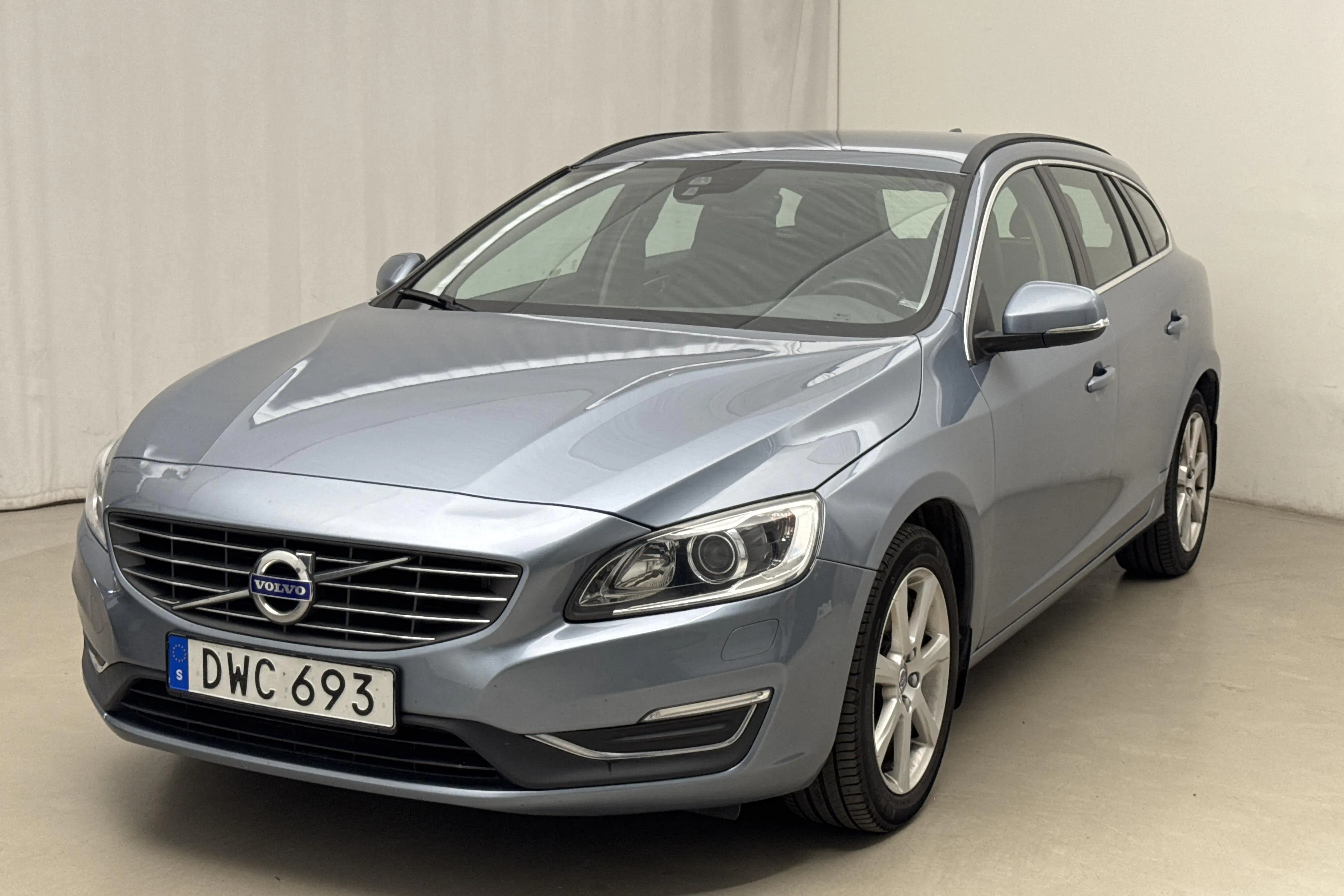Esitlusfoto 1 aadressil 15: Volvo V60 D3 (150hk) - 150 360 km - Automaatne - Helesinine - 2018