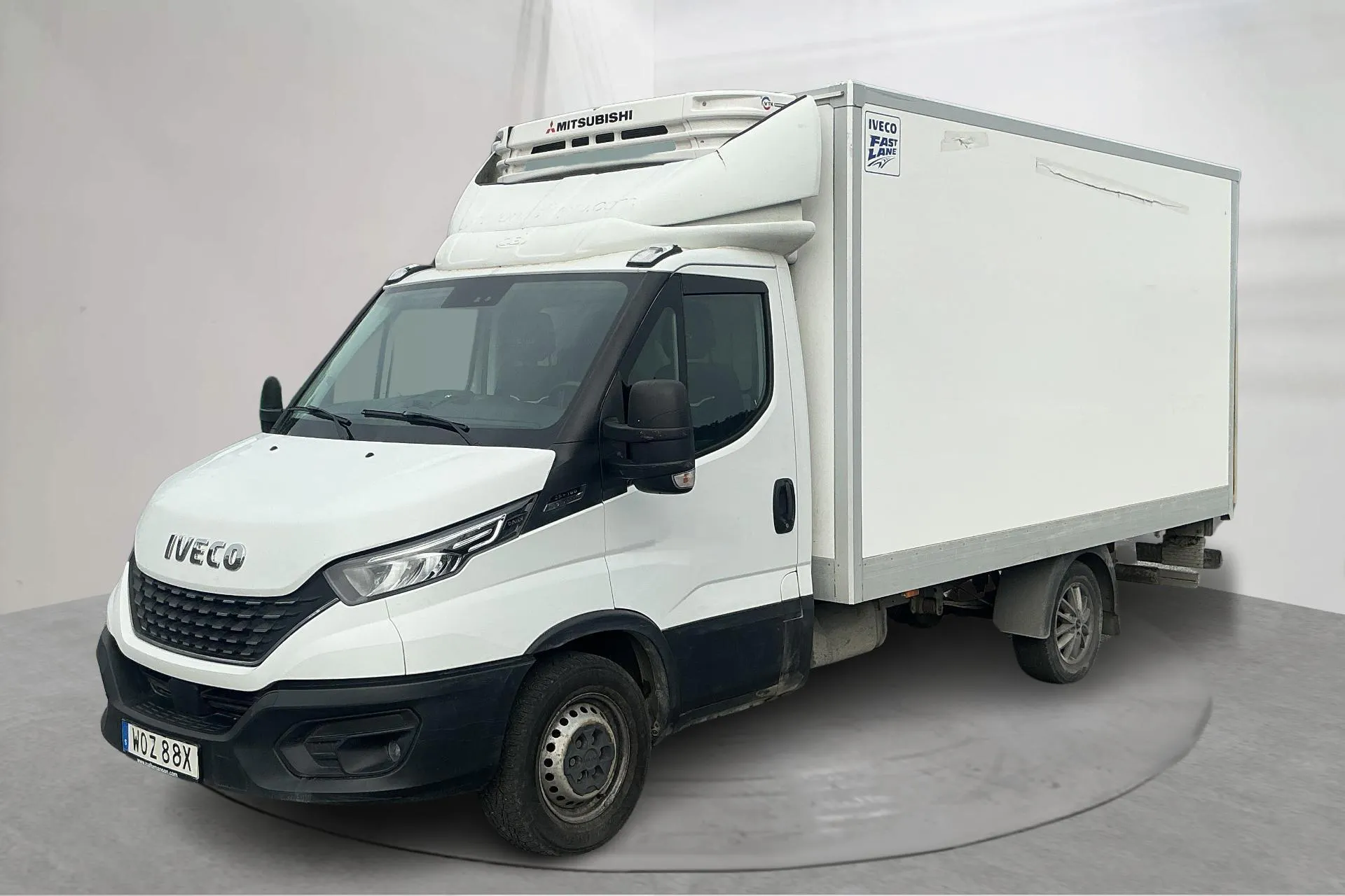 Presentation photo 1 of 20: Iveco Daily 35 2.3 (156hk) - 283 300 km - Automatic - white - 2021