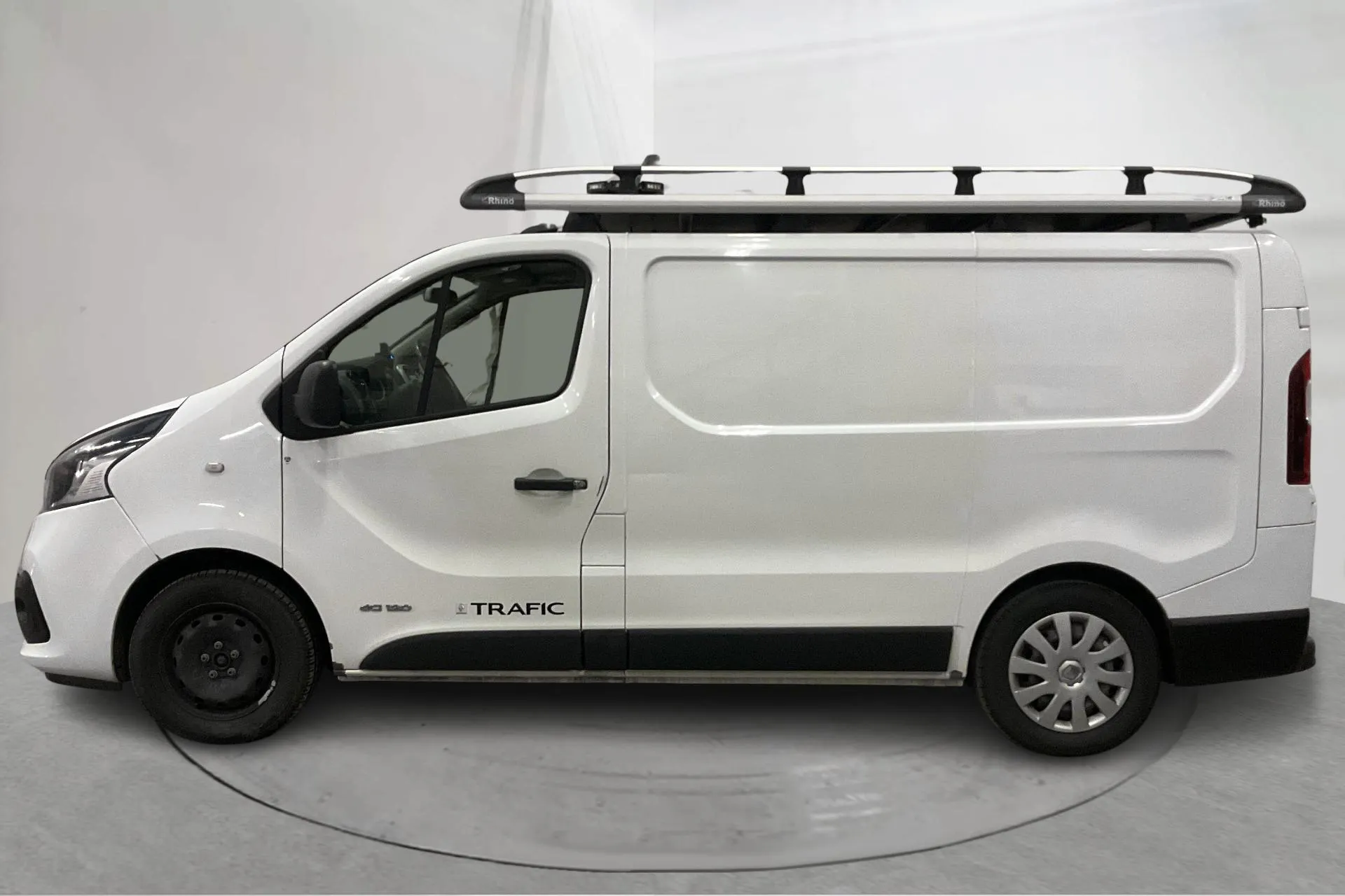 Presentation photo 2 of 17: Renault Trafic 1.6 dCi Skåp (120hk) - 219 440 km - Manual - white - 2015
