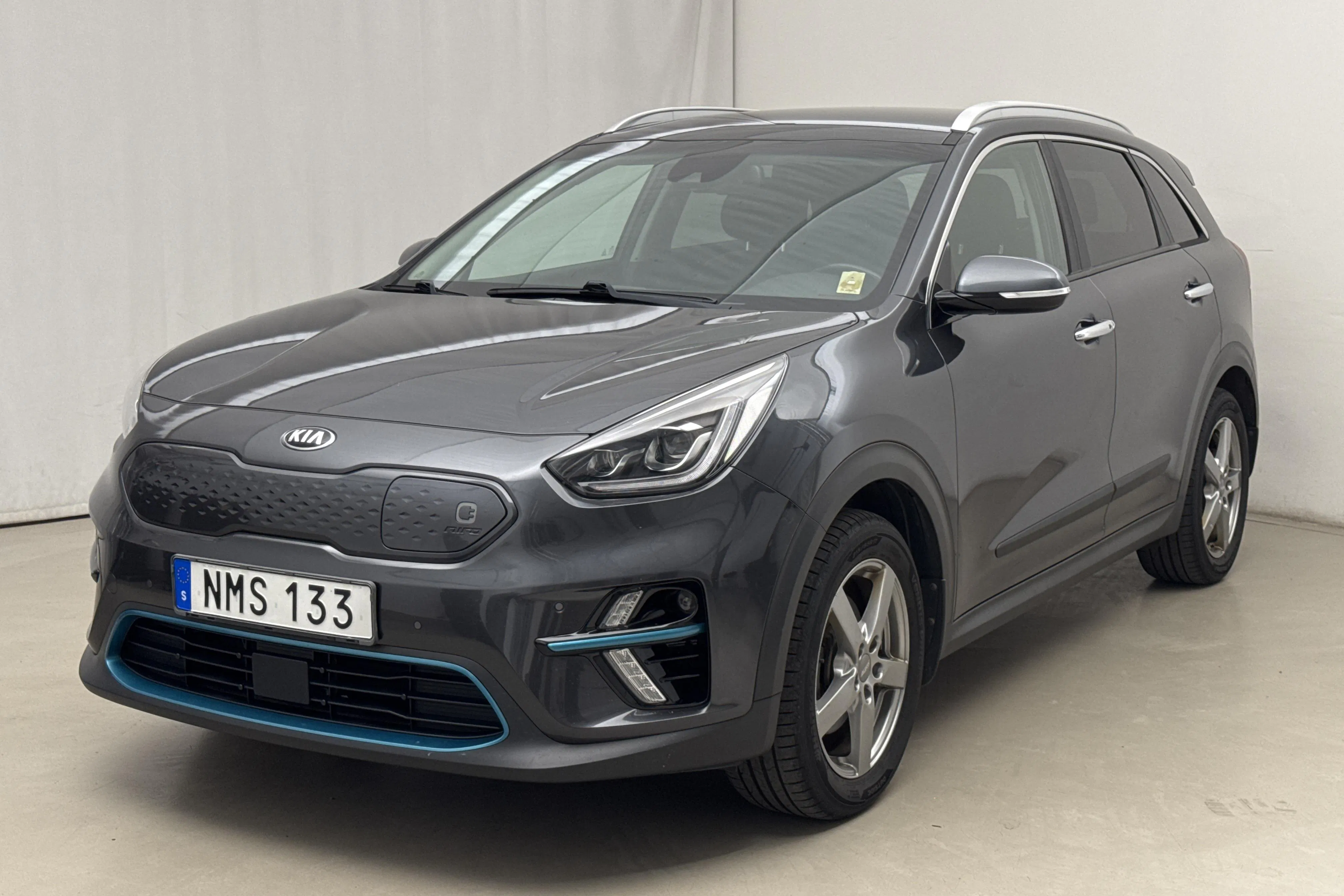 Presentation photo 1 of 17: KIA e-Niro 64kWh (204hk) - 143 440 km - Automatic - gray - 2019