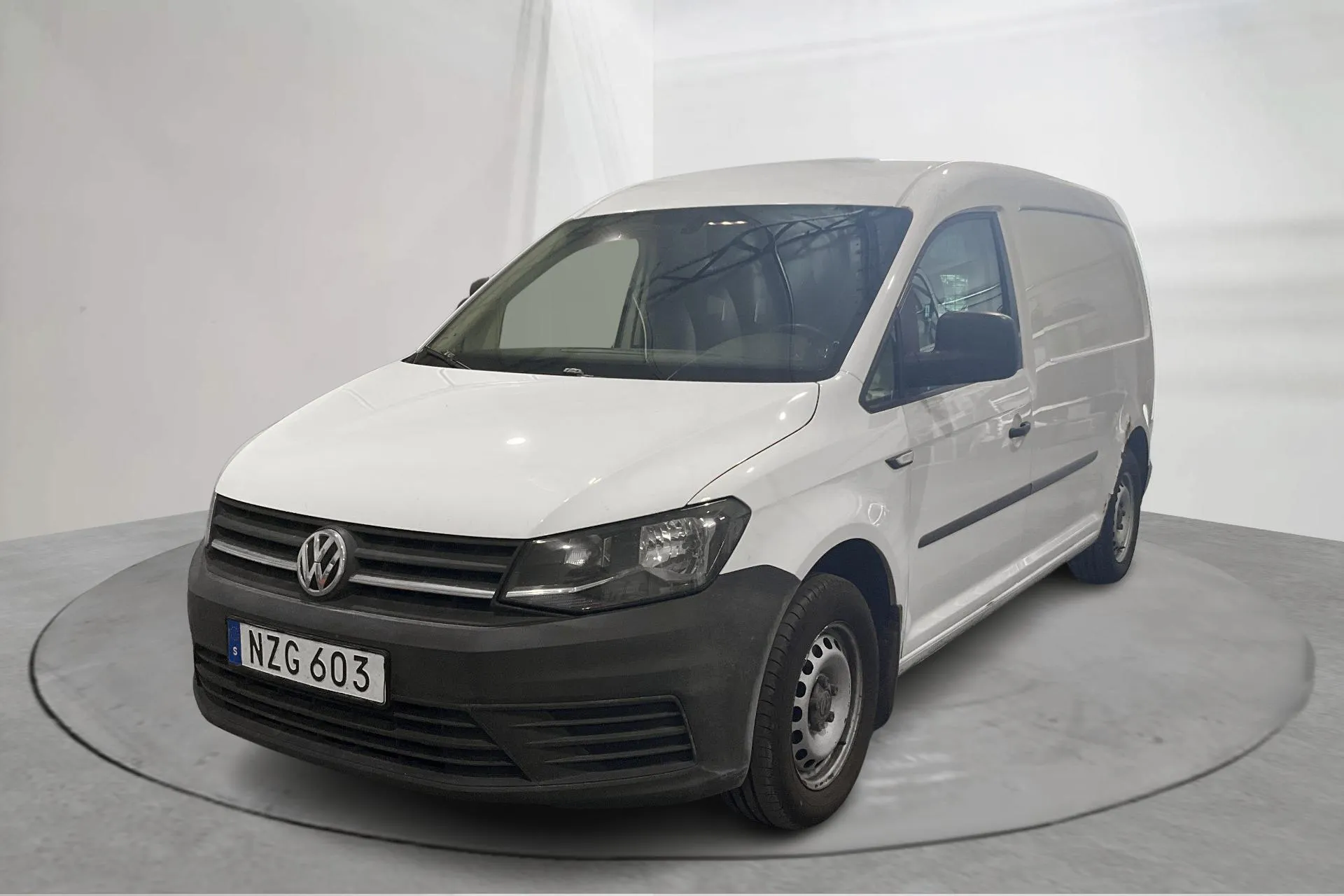 Presentationsfoto 1 av 12: VW Caddy 1.6 TDI Maxi Skåp (102hk) - 35 783 mil - Automat - vit - 2016