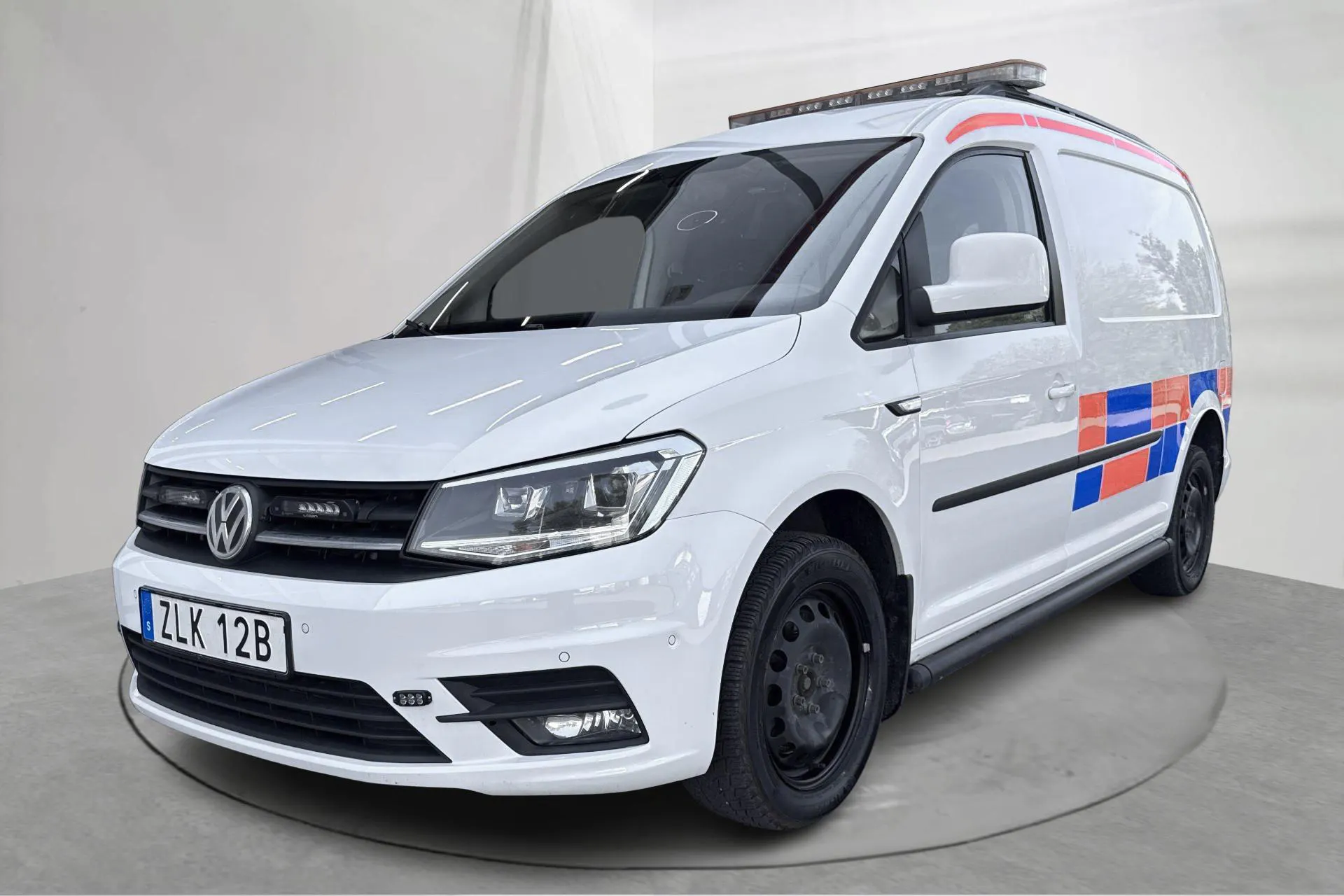 Presentation photo 1 of 15: VW Caddy 2.0 TDI Maxi Skåp 4MOTION (150hk) - 14 251 Scandinavian mile - Automatic - white - 2020