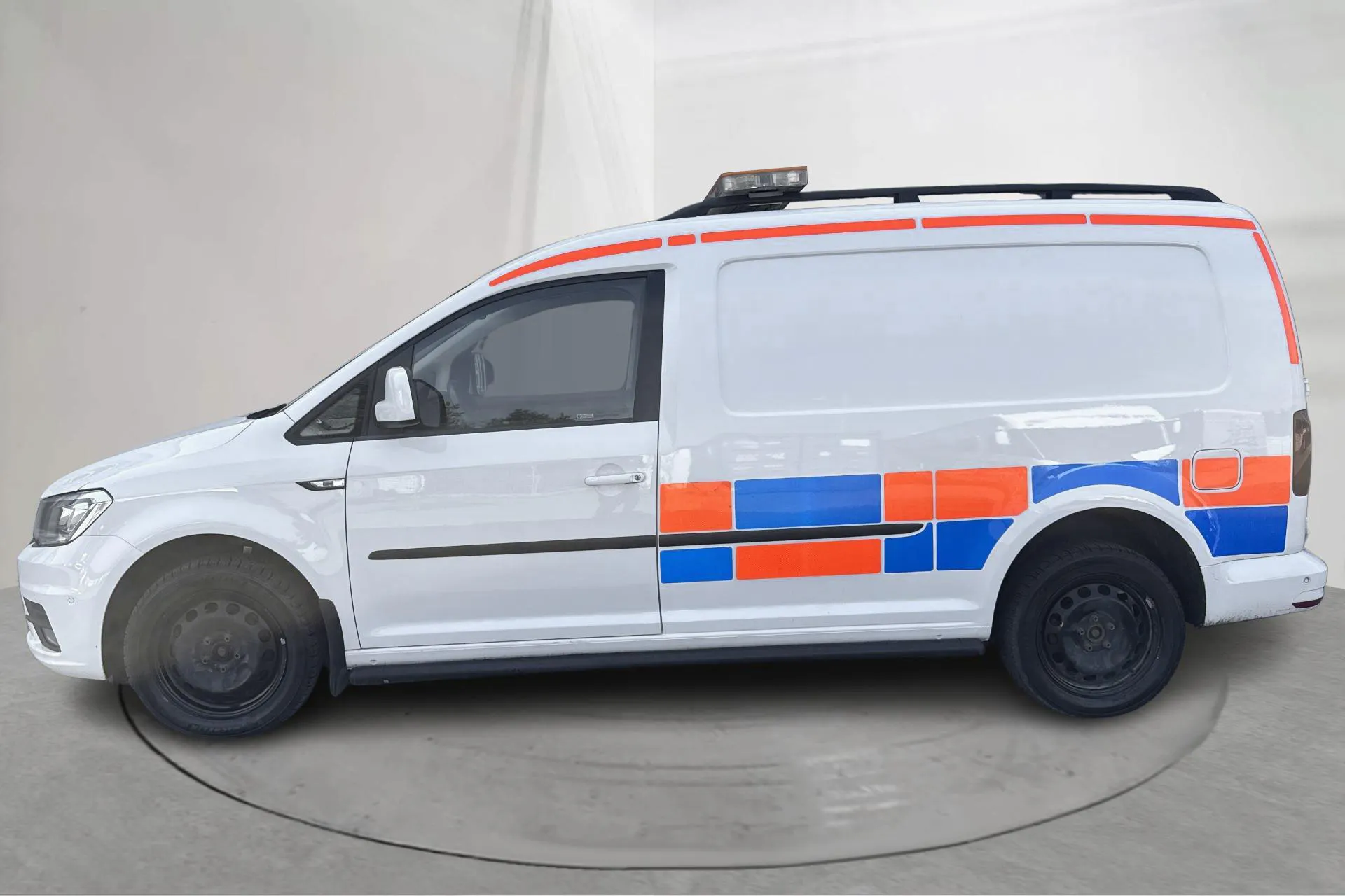 Presentation photo 2 of 15: VW Caddy 2.0 TDI Maxi Skåp 4MOTION (150hk) - 14 251 Scandinavian mile - Automatic - white - 2020