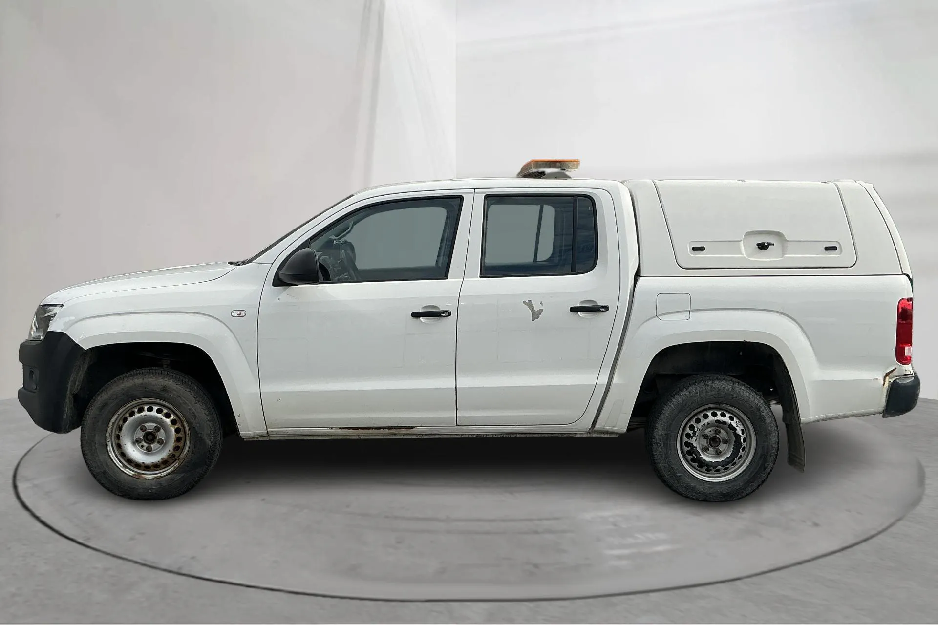Presentationsfoto 2 av 12: VW Amarok 2.0 TDI 4motion (140hk) - 6 344 mil - Manuell - vit - 2016