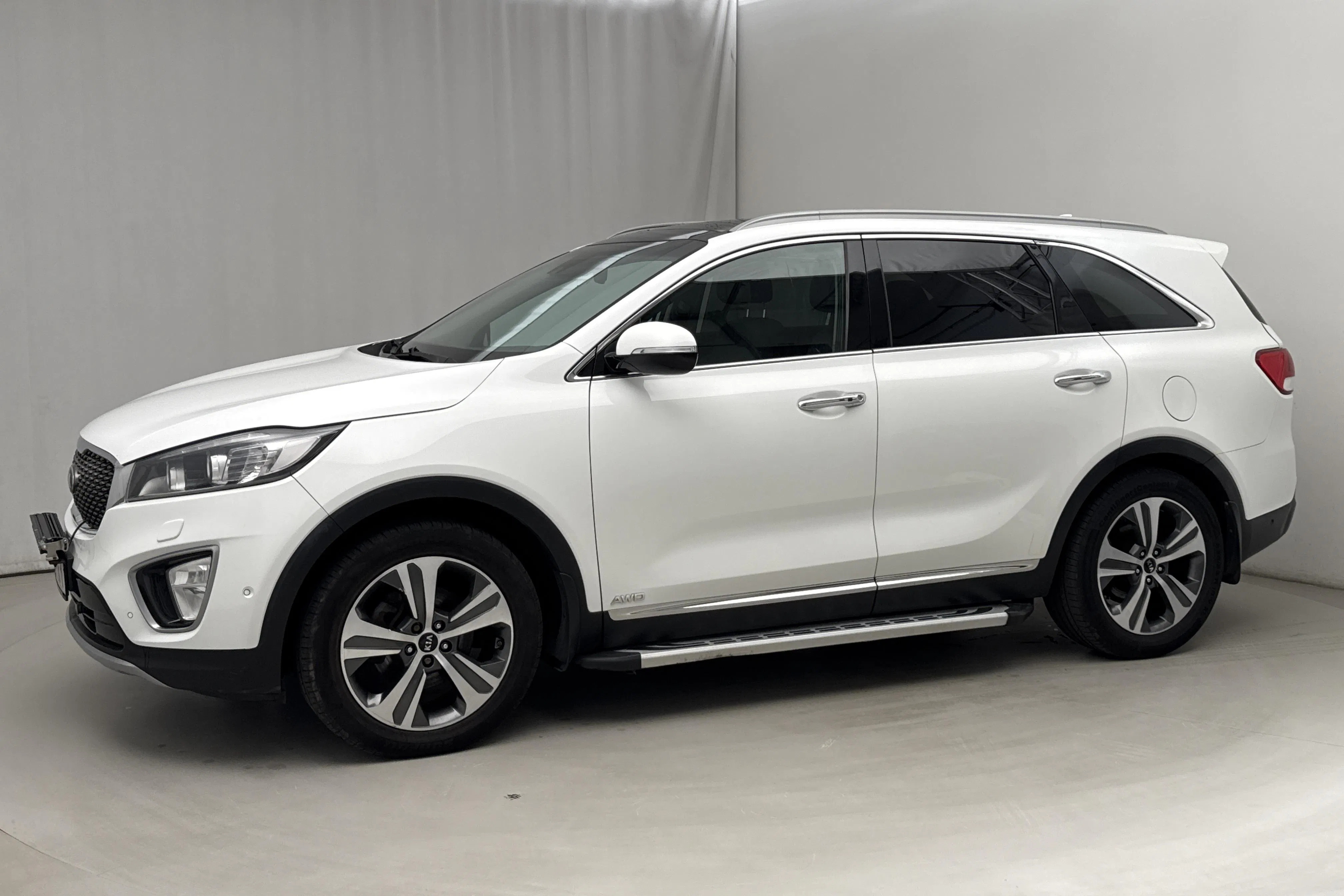 Presentation photo 2 of 23: KIA Sorento 2.2 CRDi (200hk) - 233 240 km - Automatic - white - 2015
