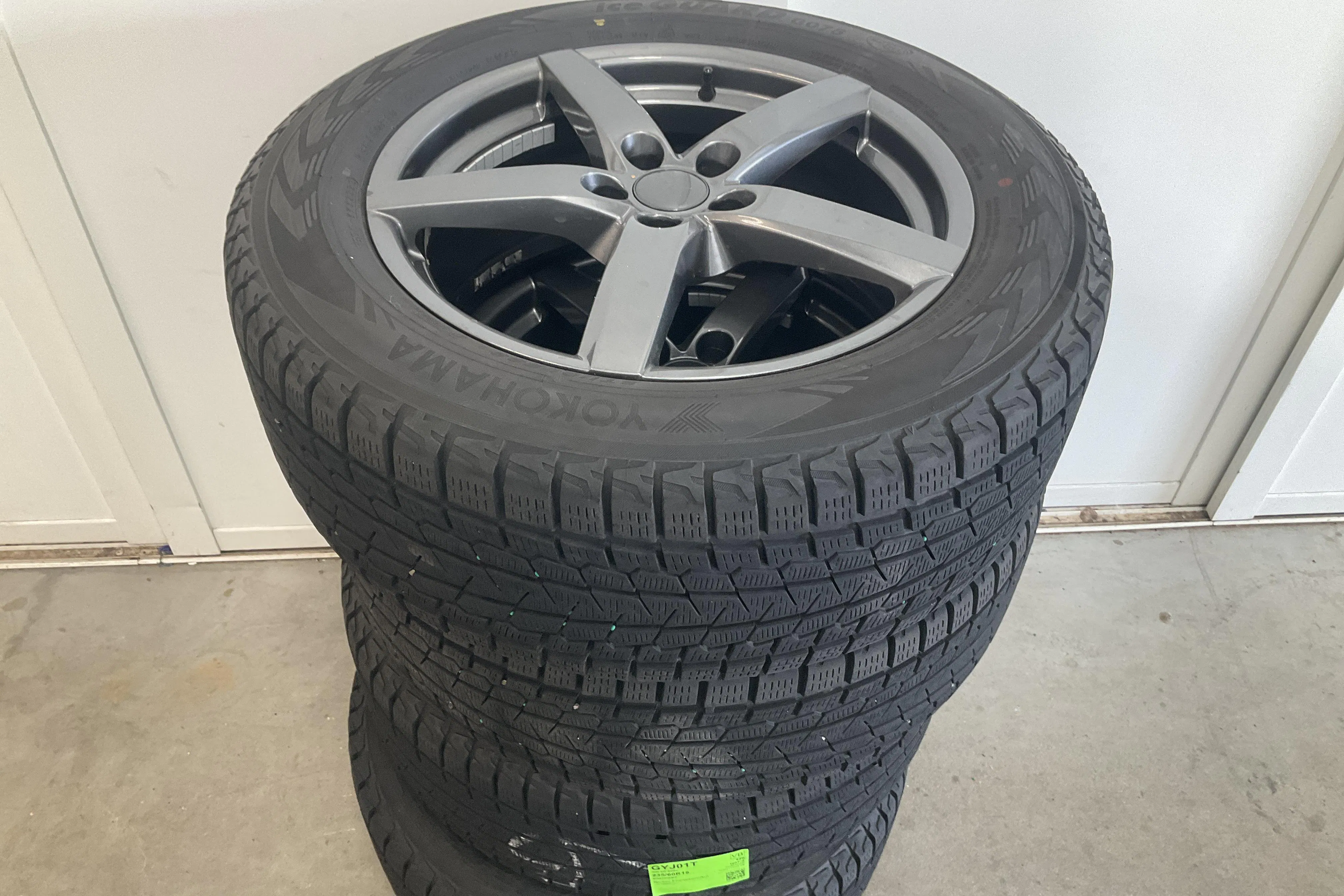 Presentationsfoto 19 av 19: Volvo XC60 T6 AWD Recharge (350hk) - 13 687 mil - Automat - grå - 2024